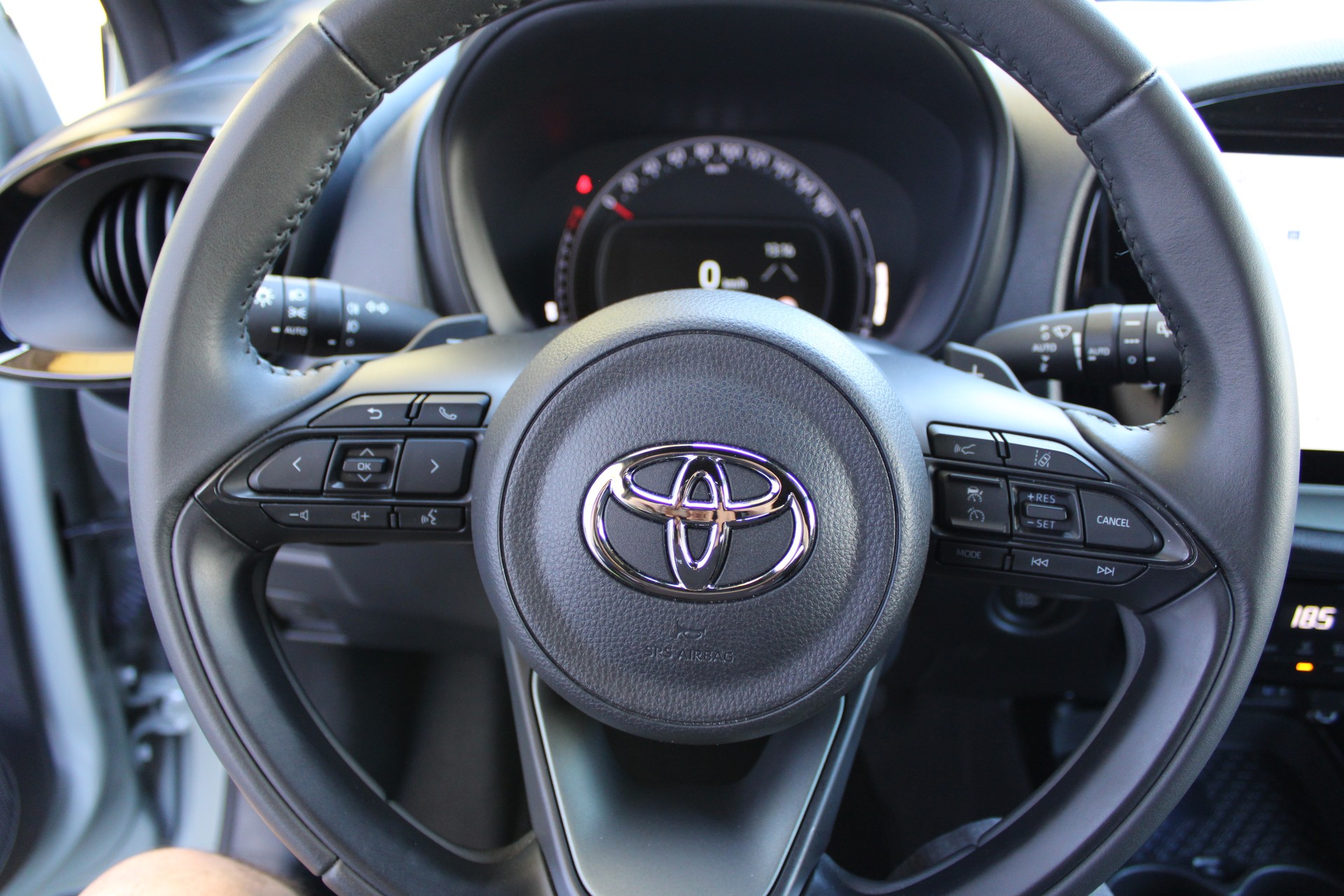 TOYOTA Aygo X 1.0 VVT-i Style CVT-image-9
