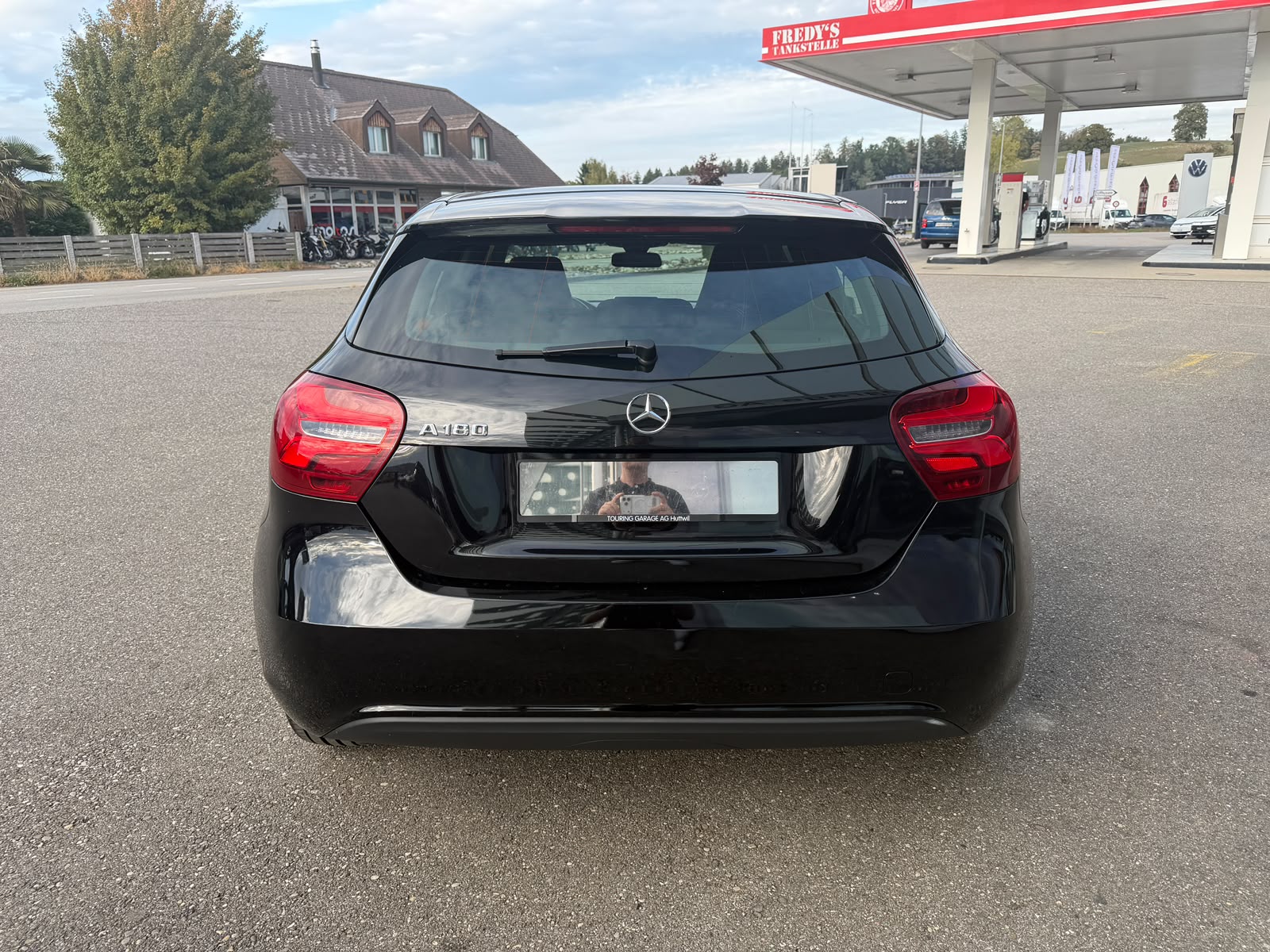 MERCEDES-BENZ A 180-image-3