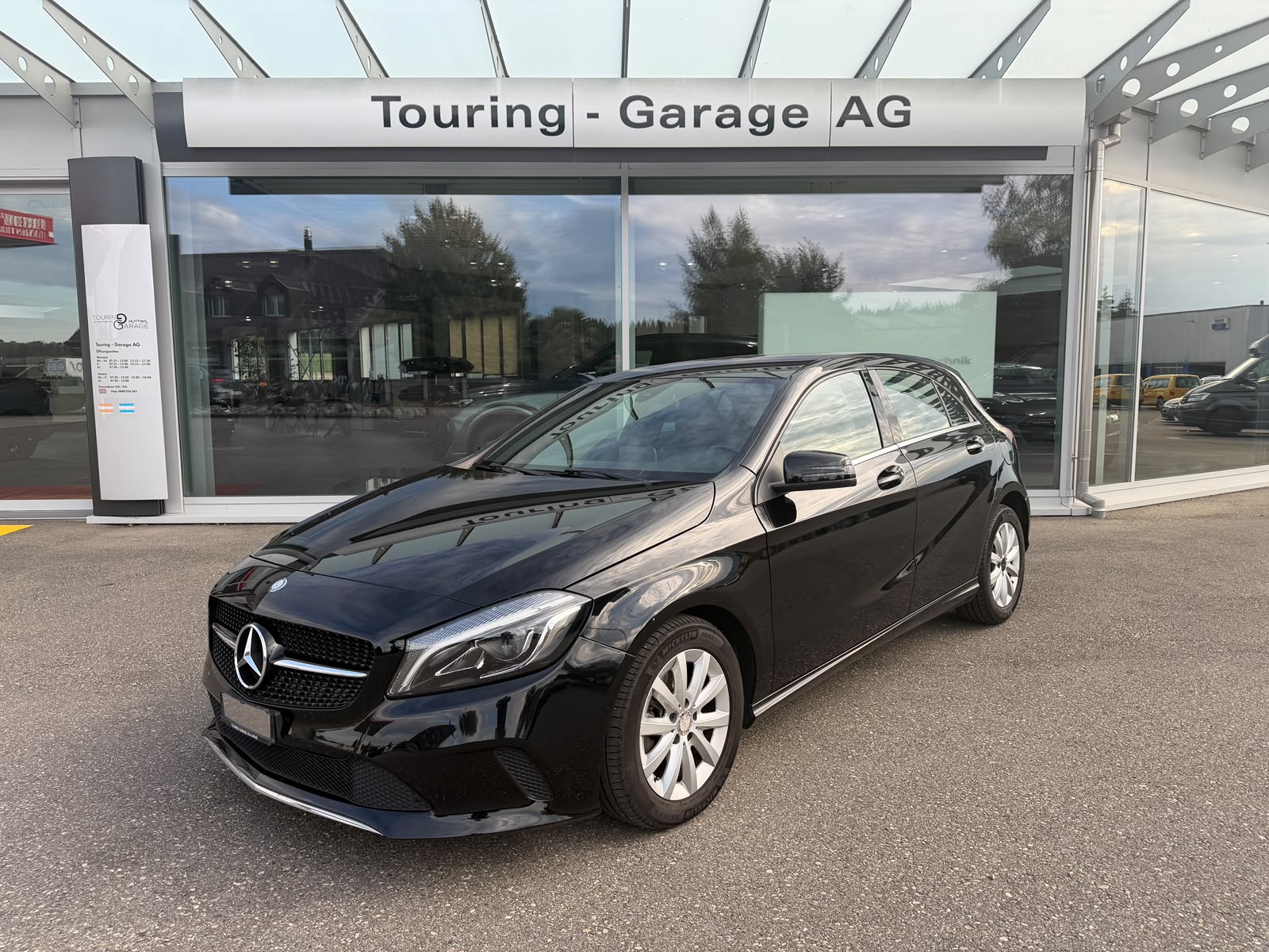 MERCEDES-BENZ A 180-image-0