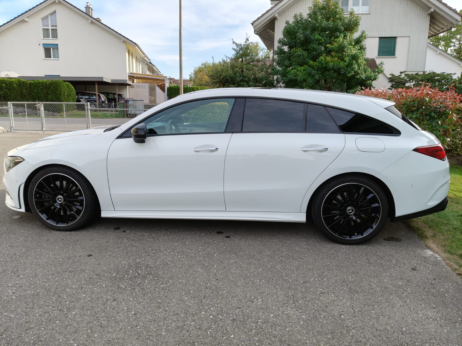 MERCEDES-BENZ CLA 250 AMG Line 4matic-image-1
