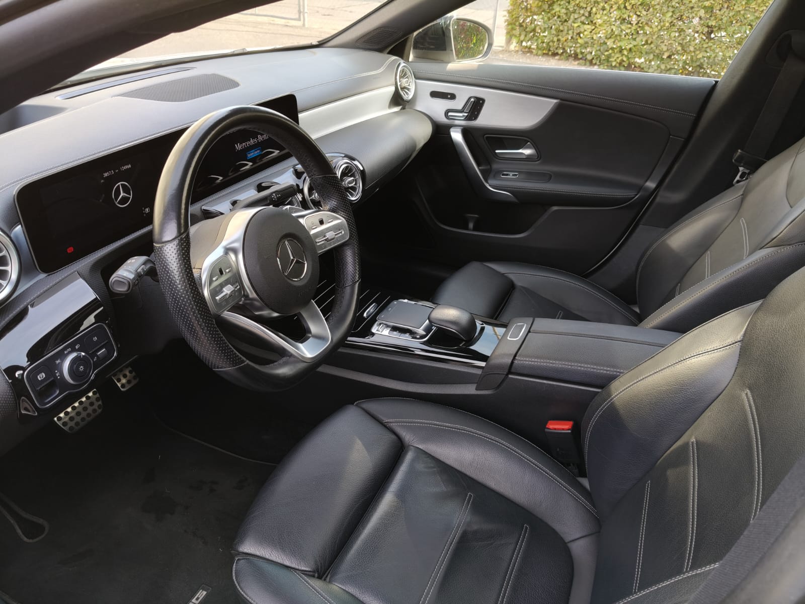 MERCEDES-BENZ CLA 250 AMG Line 4matic-image-2