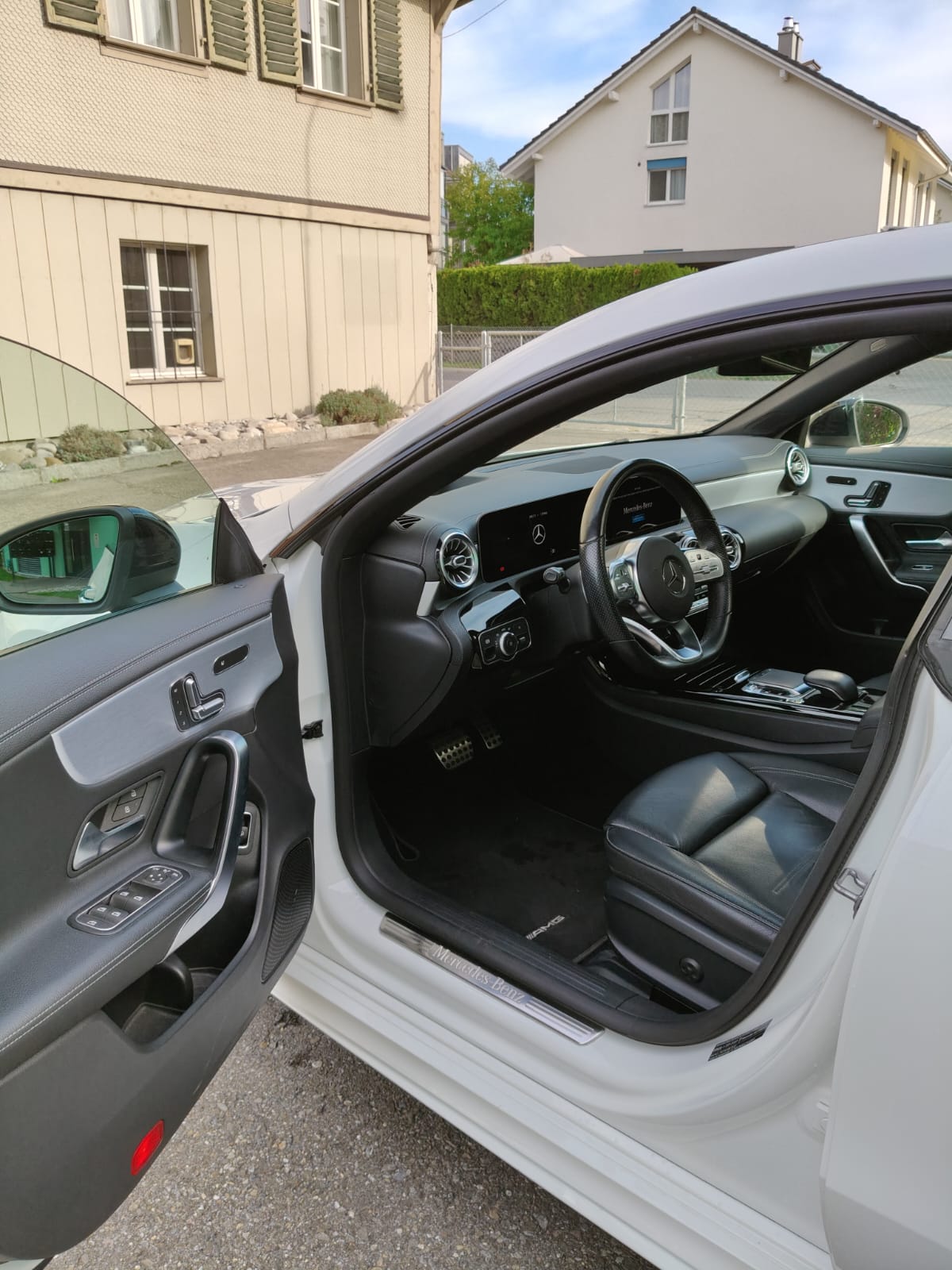 MERCEDES-BENZ CLA 250 AMG Line 4matic-image-3