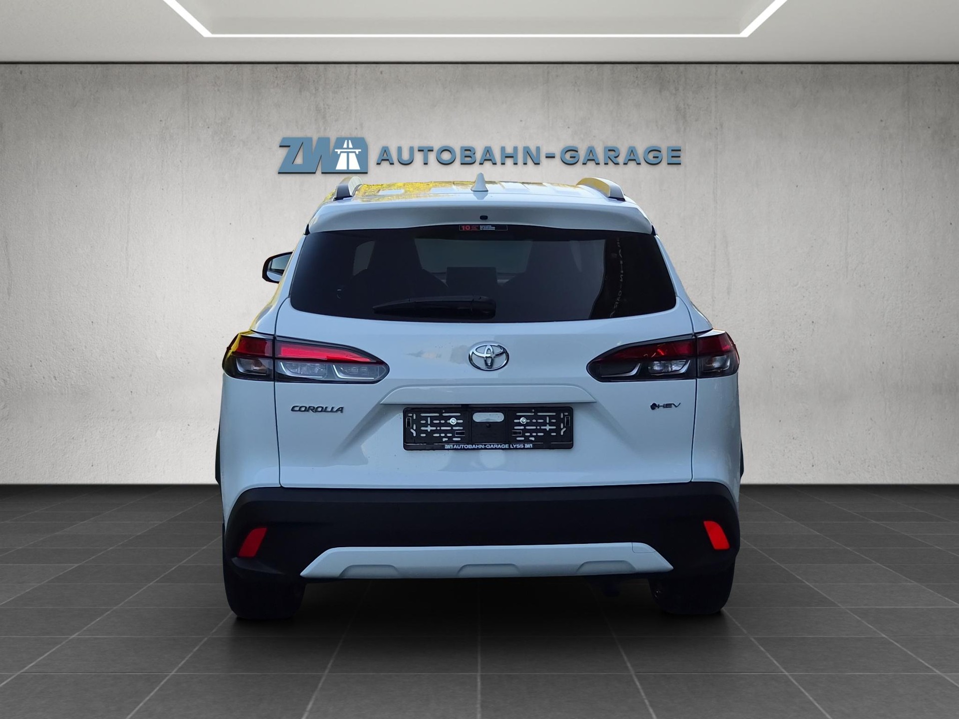 TOYOTA Corolla Cross 1.8 HSD Trend-image-3