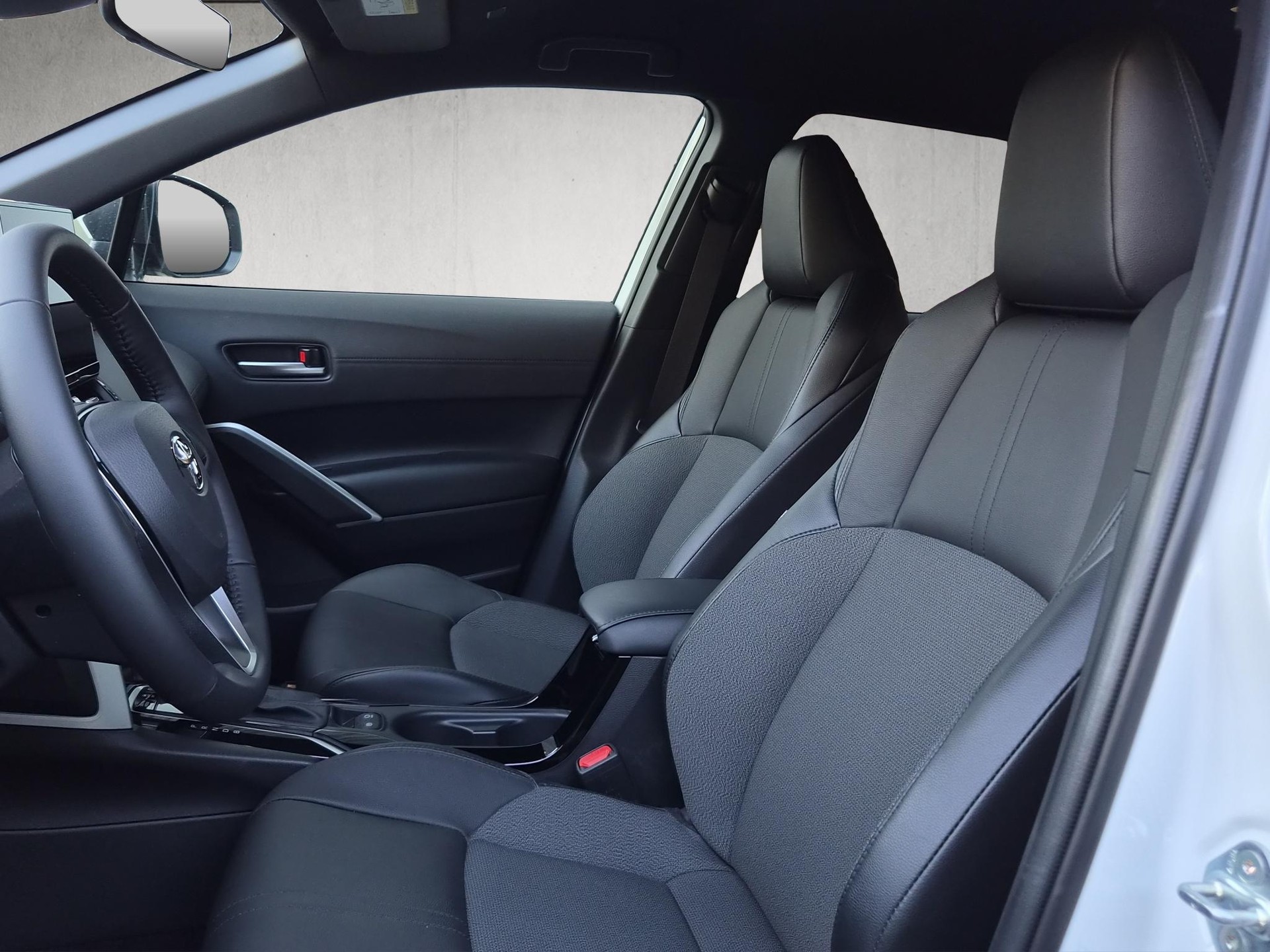 TOYOTA Corolla Cross 1.8 HSD Trend-image-9