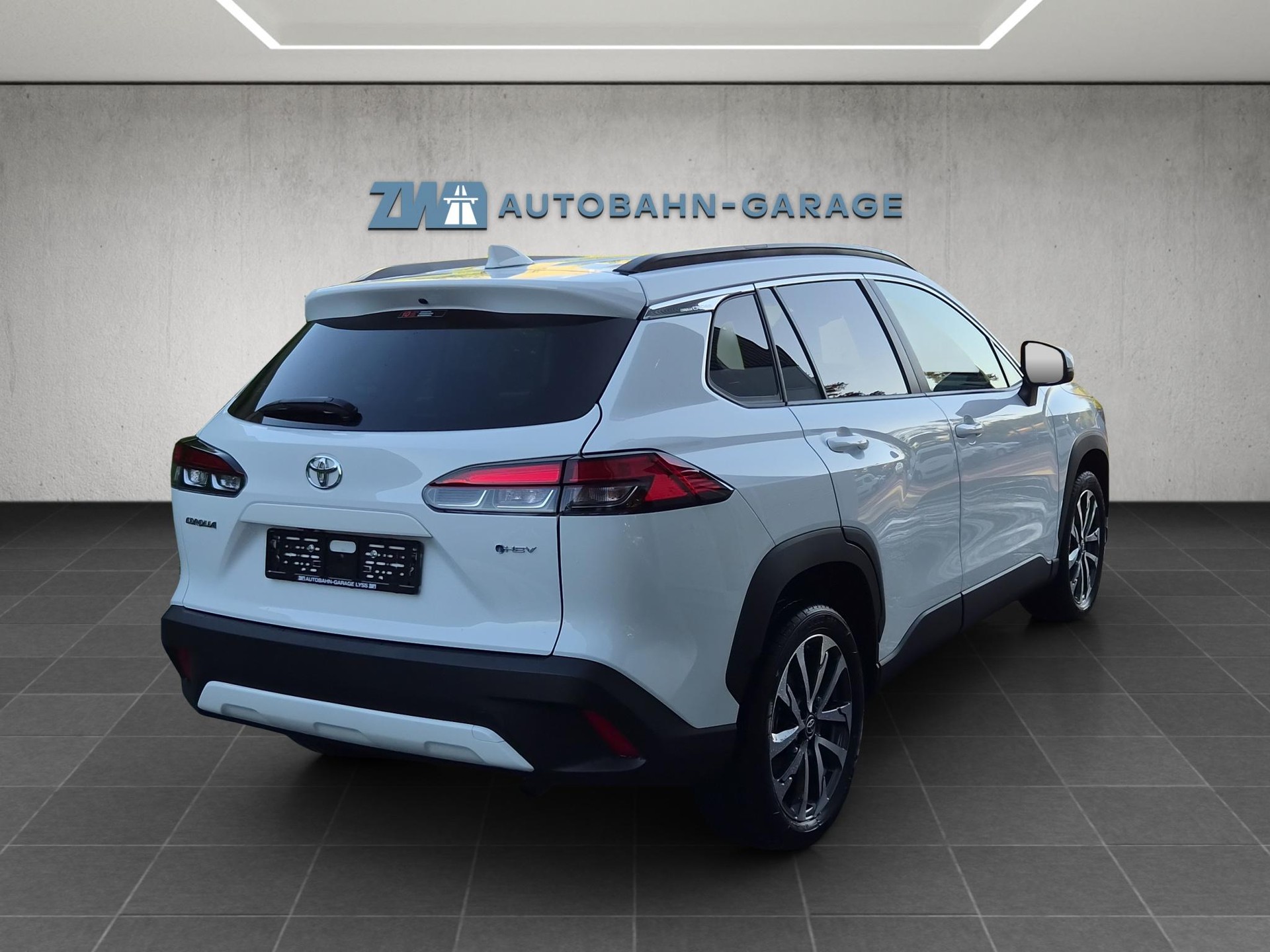 TOYOTA Corolla Cross 1.8 HSD Trend-image-4
