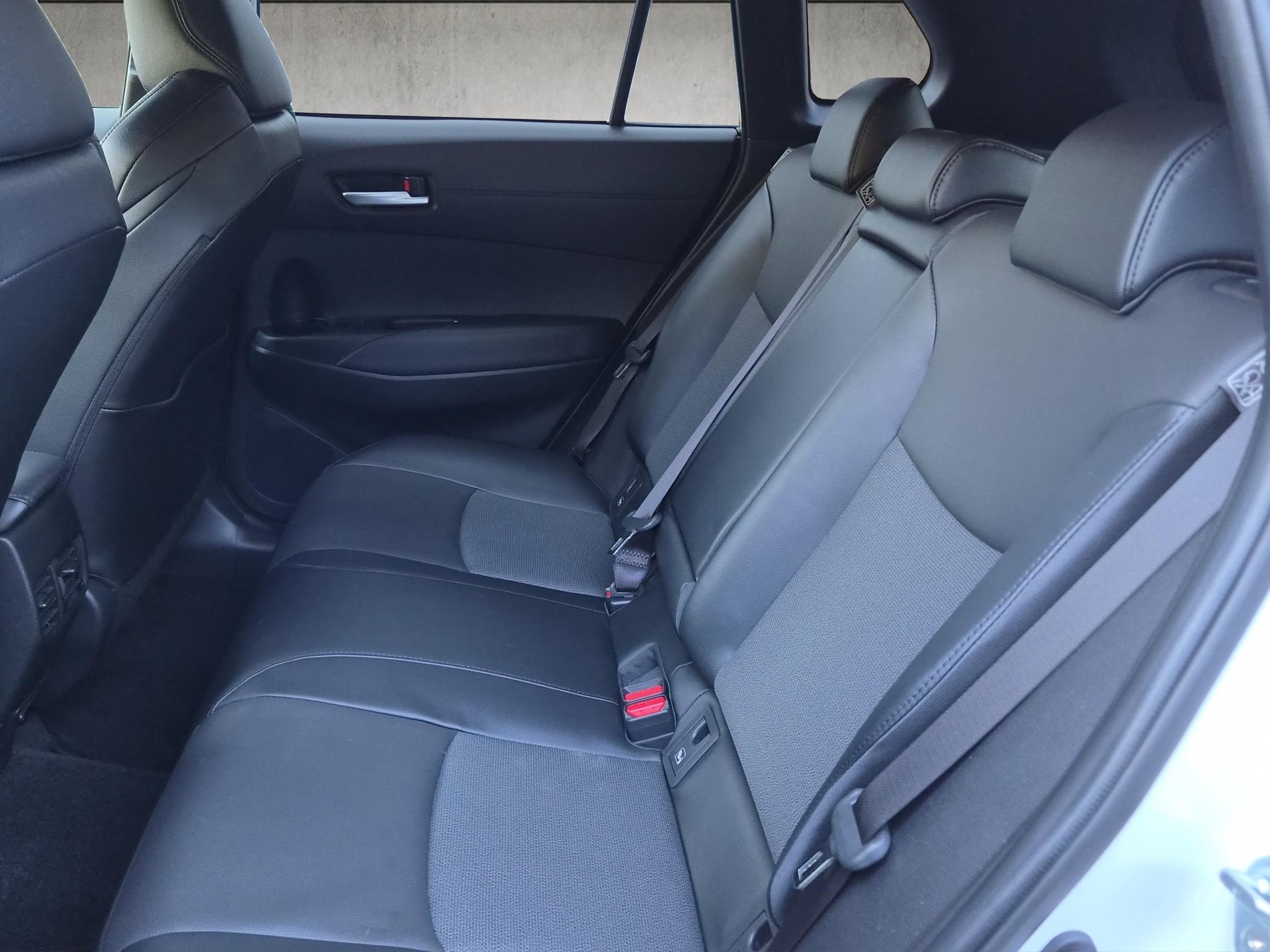 TOYOTA Corolla Cross 1.8 HSD Trend-image-12