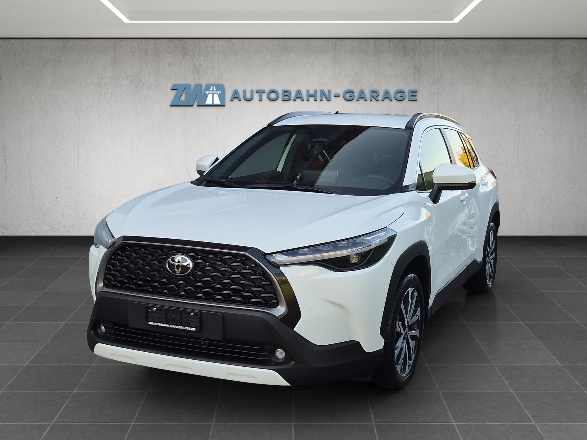 TOYOTA Corolla Cross 1.8 HSD Trend-image-0