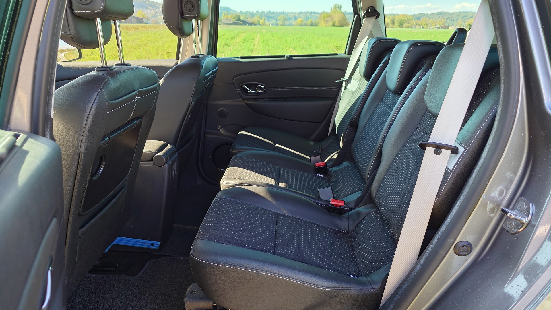 RENAULT Grand Scénic 1.2 16V Turbo Swiss Edition-image-13