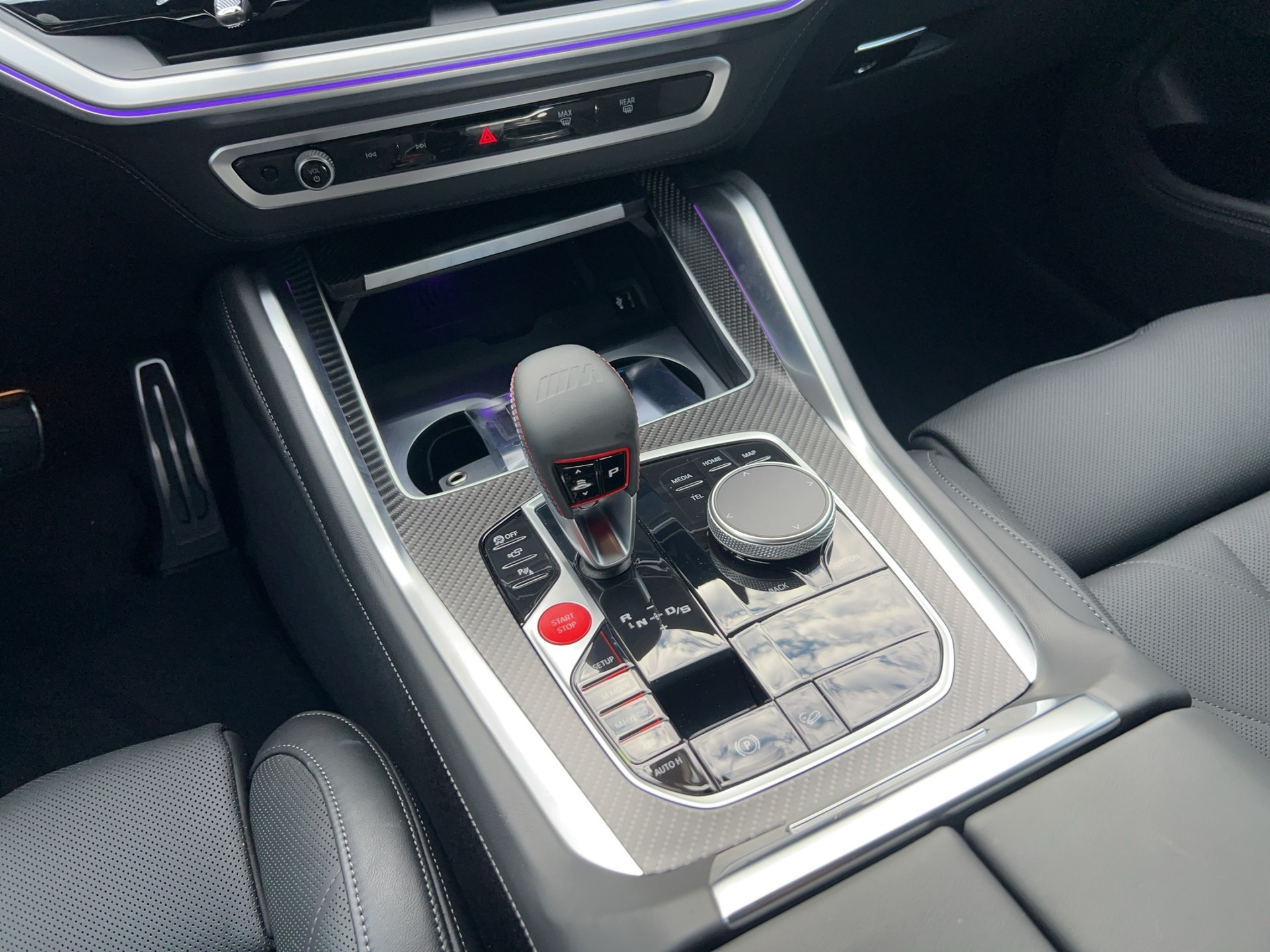 BMW XM xDrive 50e PHEV Steptronic-image-15