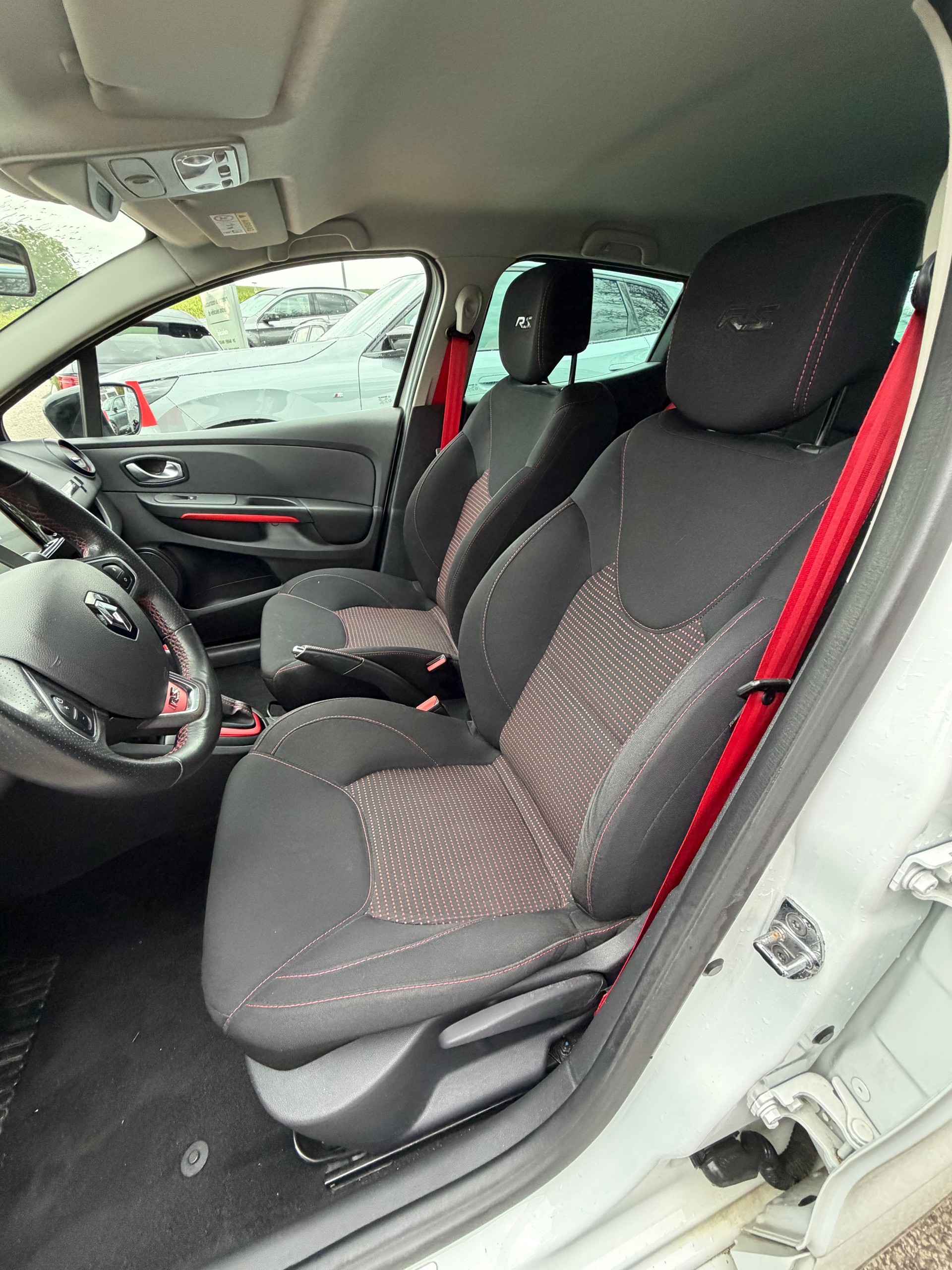 RENAULT Clio 1.6 T RS 220 Trophy EDC-image-4