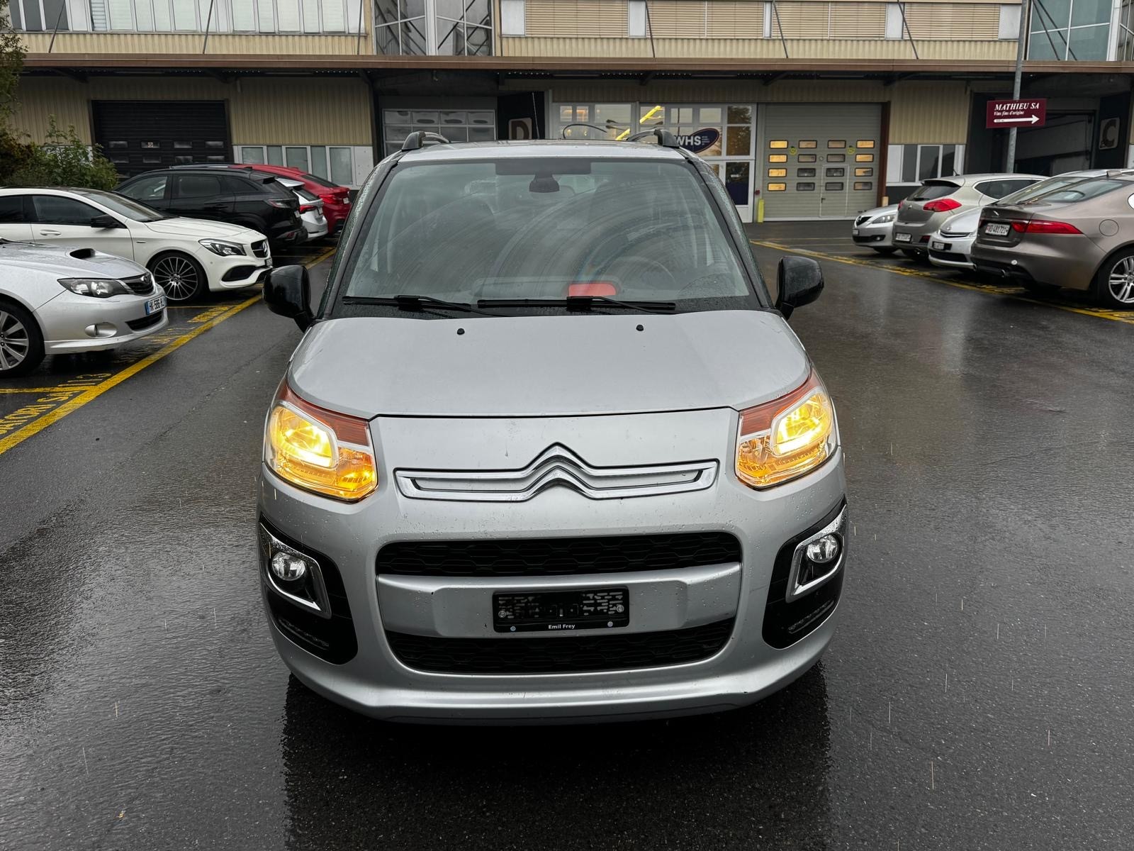 Car photo
