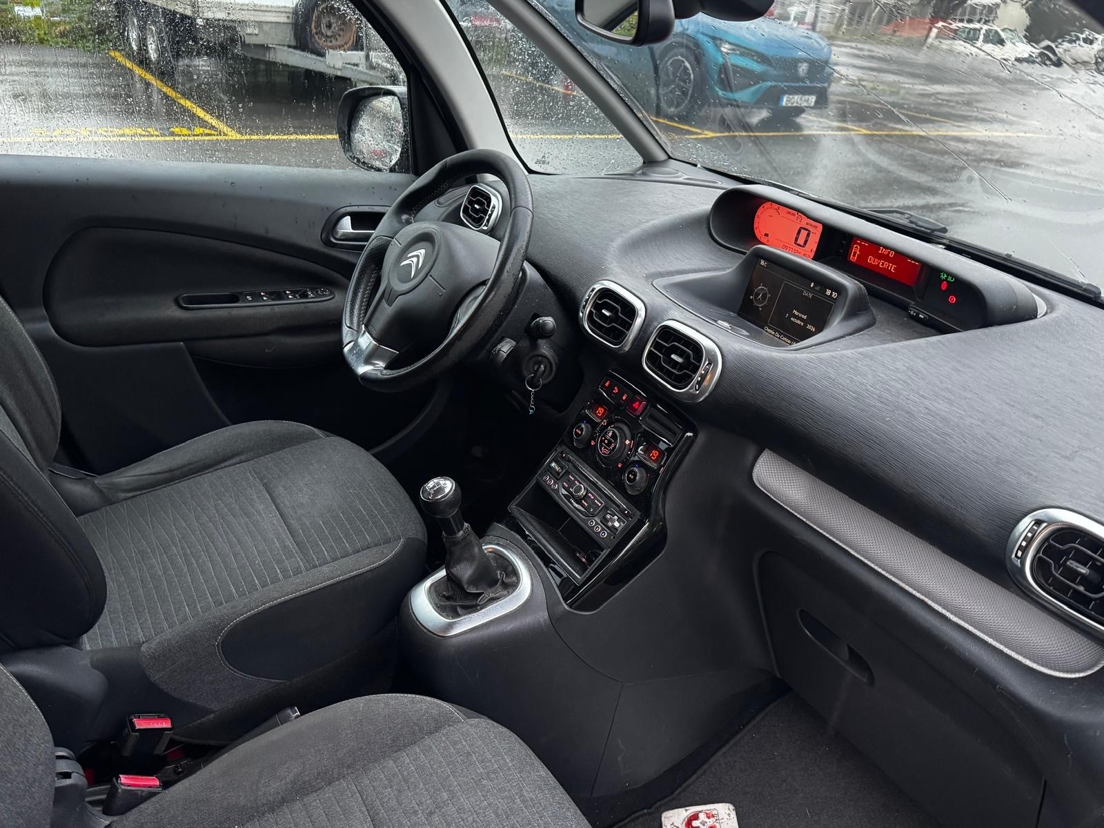 CITROEN C3 Picasso 1.2 Pure Tech Exclusive-image-8