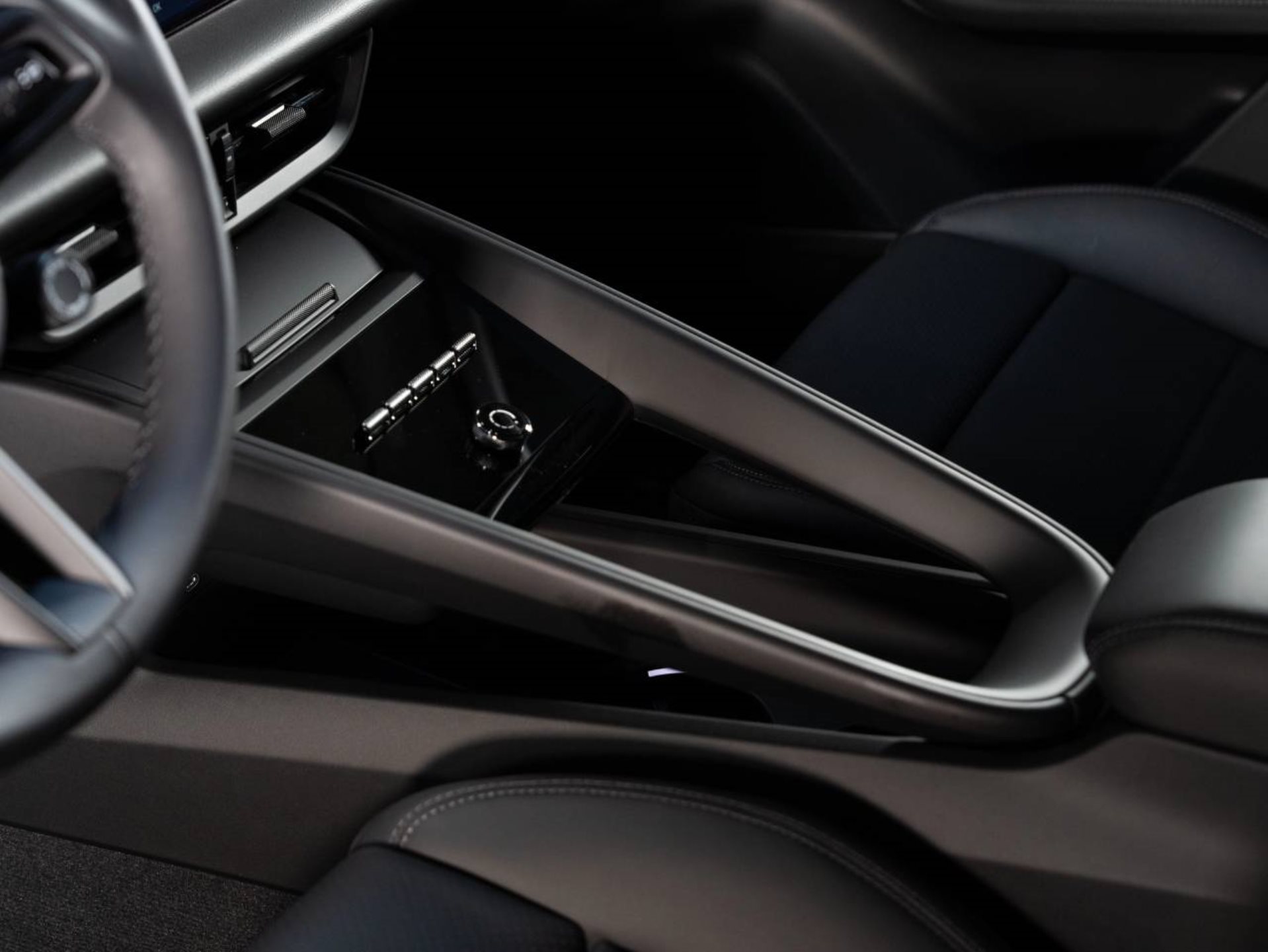 PORSCHE Macan 4S-image-11