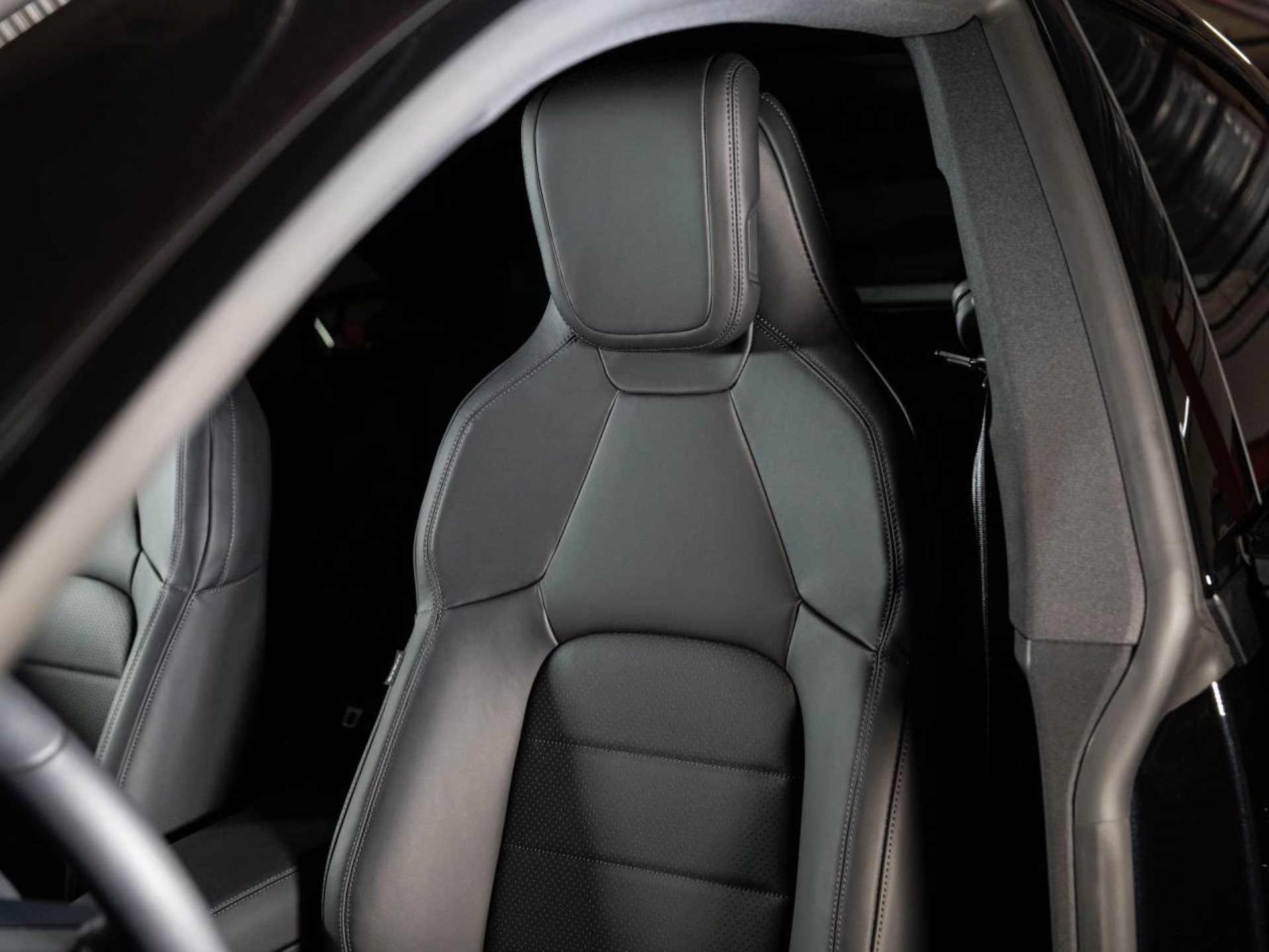 PORSCHE Macan 4S-image-14