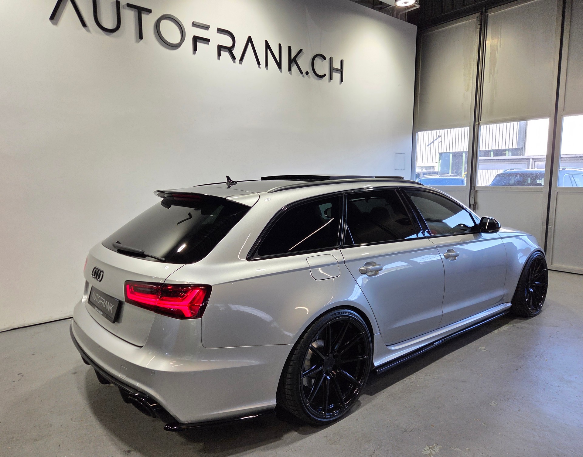 AUDI RS6 Avant 4.0 V8 TFSI perform. qu. T-Tr.-image-9
