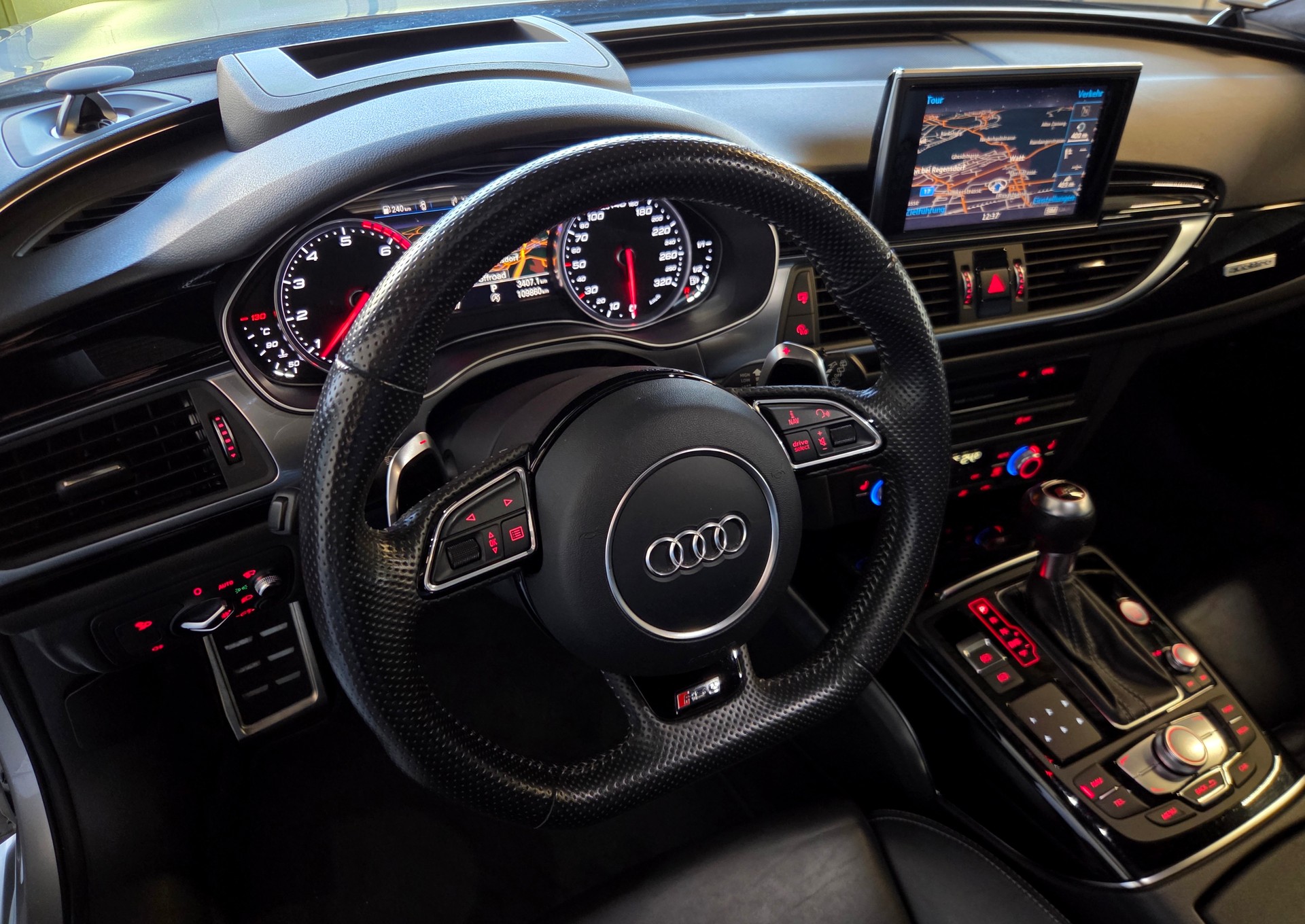 AUDI RS6 Avant 4.0 V8 TFSI perform. qu. T-Tr.-image-15