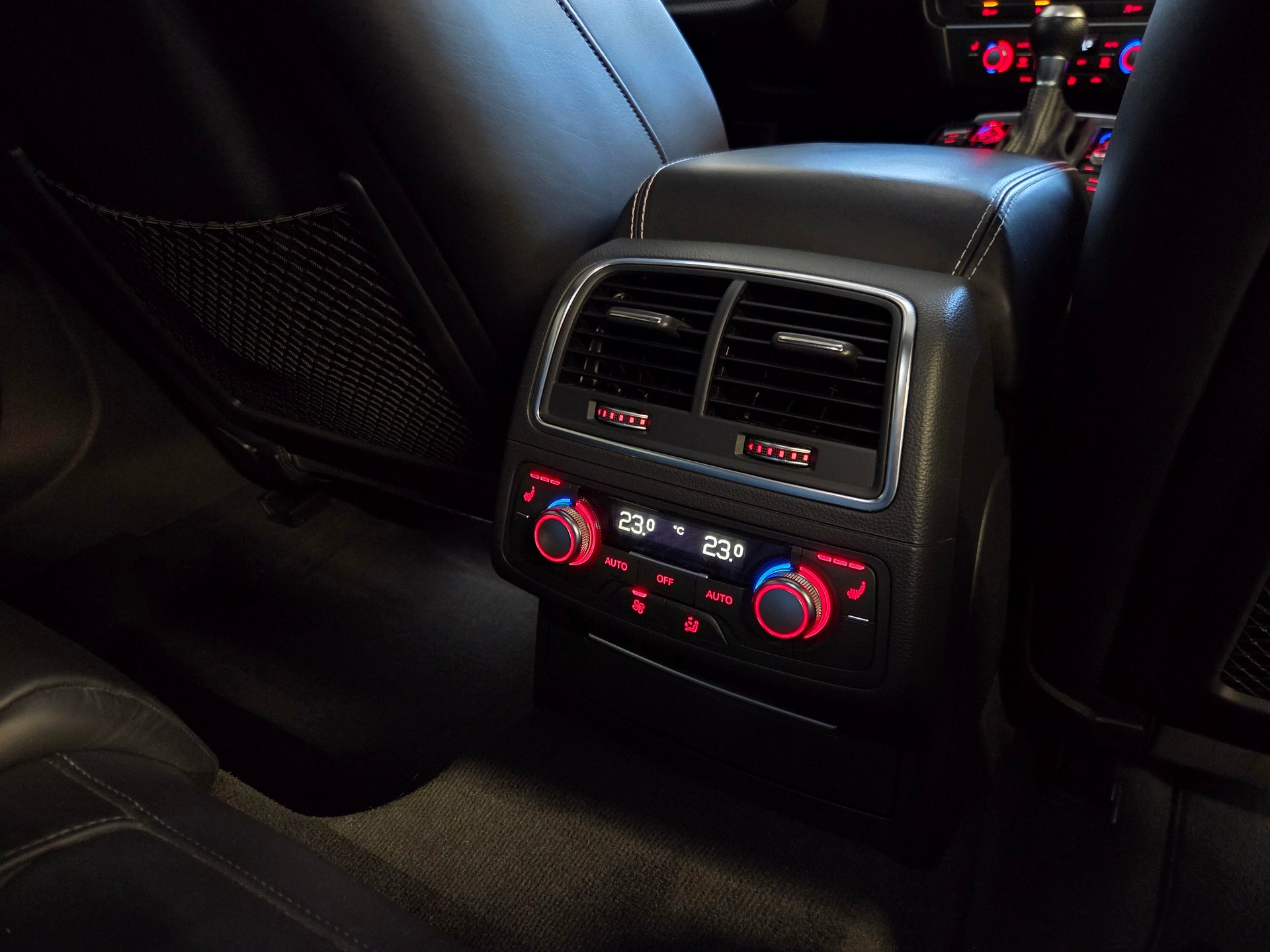 AUDI RS6 Avant 4.0 V8 TFSI perform. qu. T-Tr.-image-24
