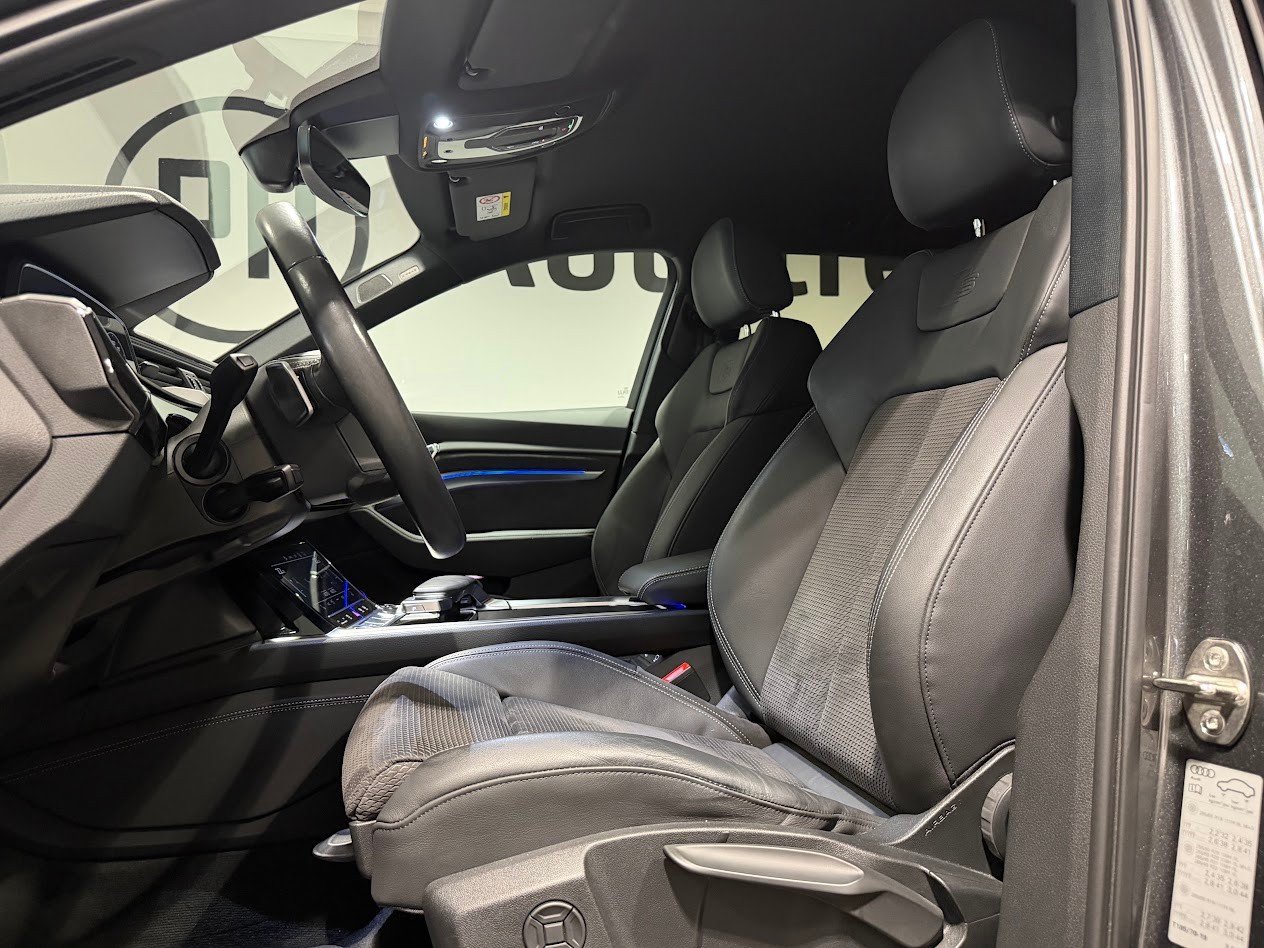AUDI e-tron 50 S Line quattro-image-3