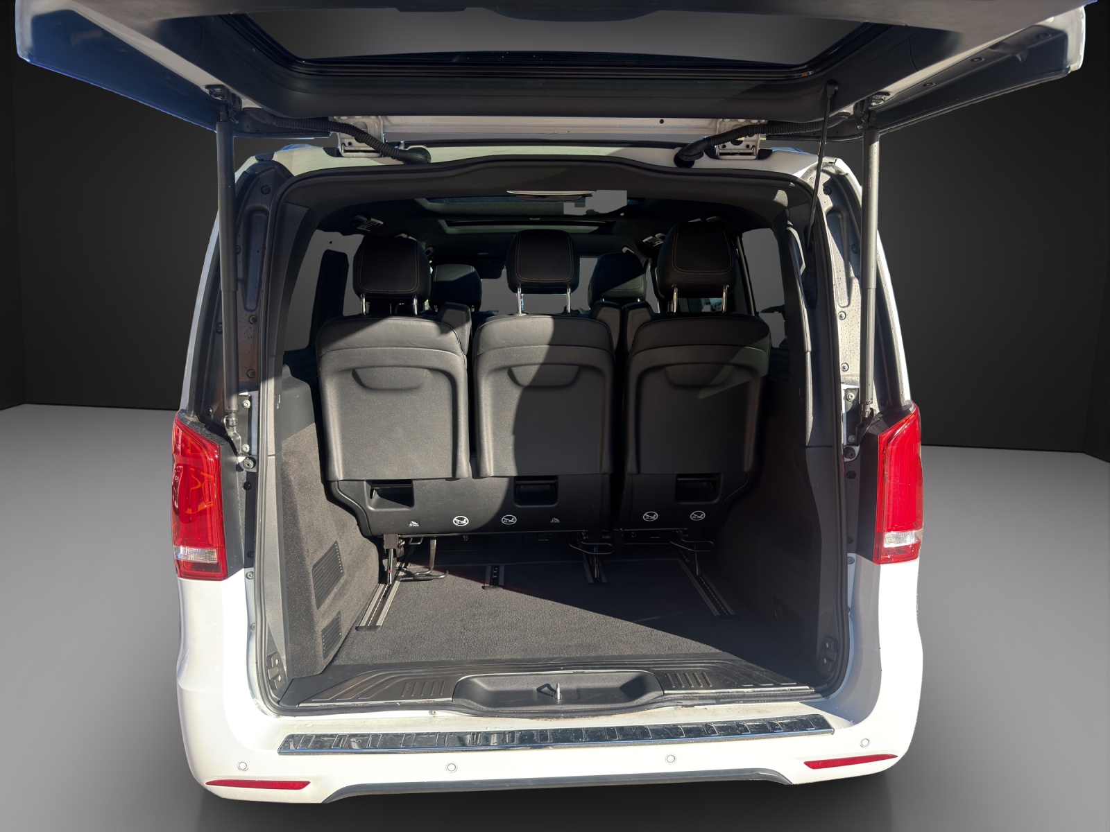 MERCEDES-BENZ EQV 300 Avantgarde lang-image-11