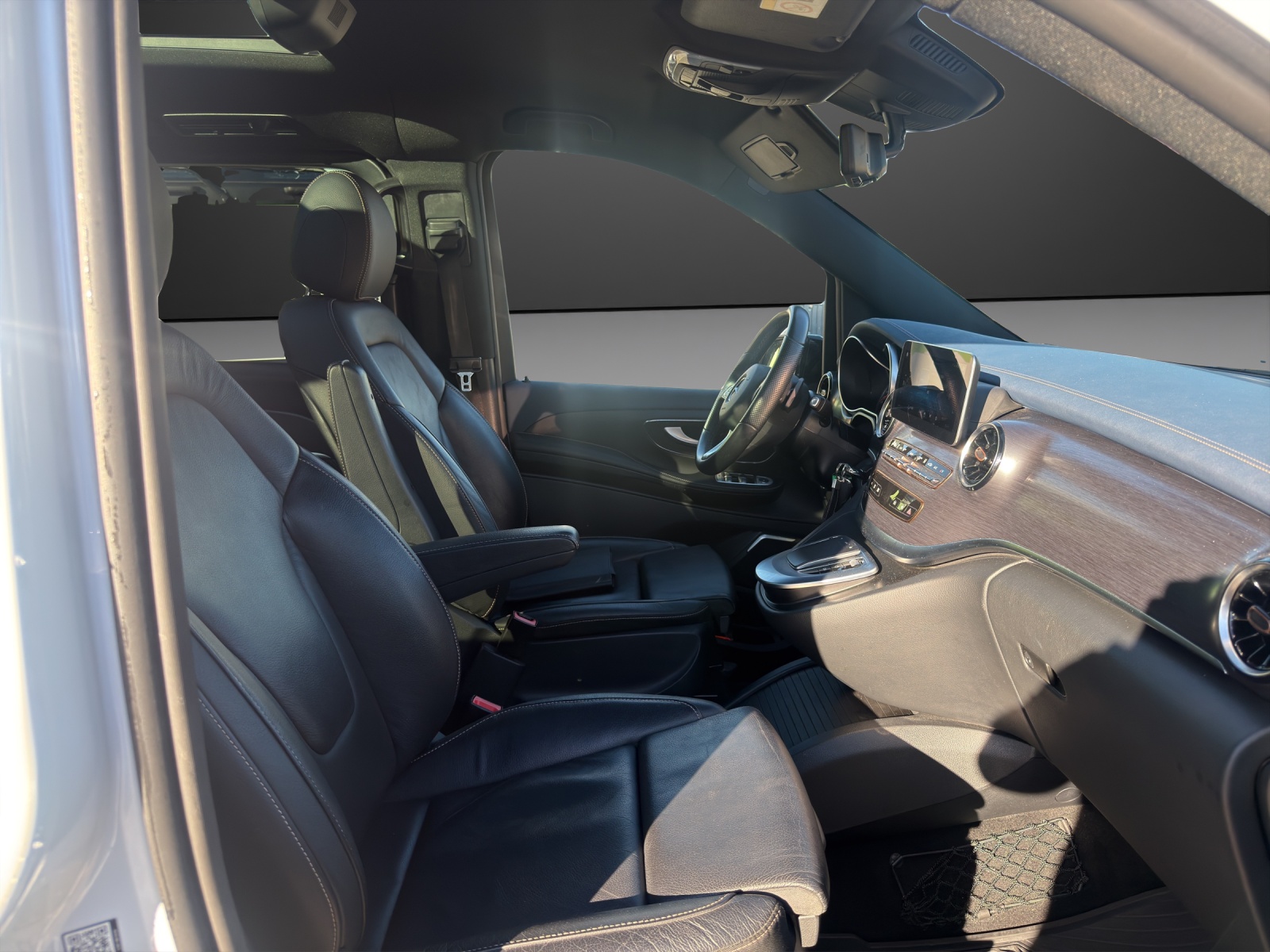 MERCEDES-BENZ EQV 300 Avantgarde lang-image-10