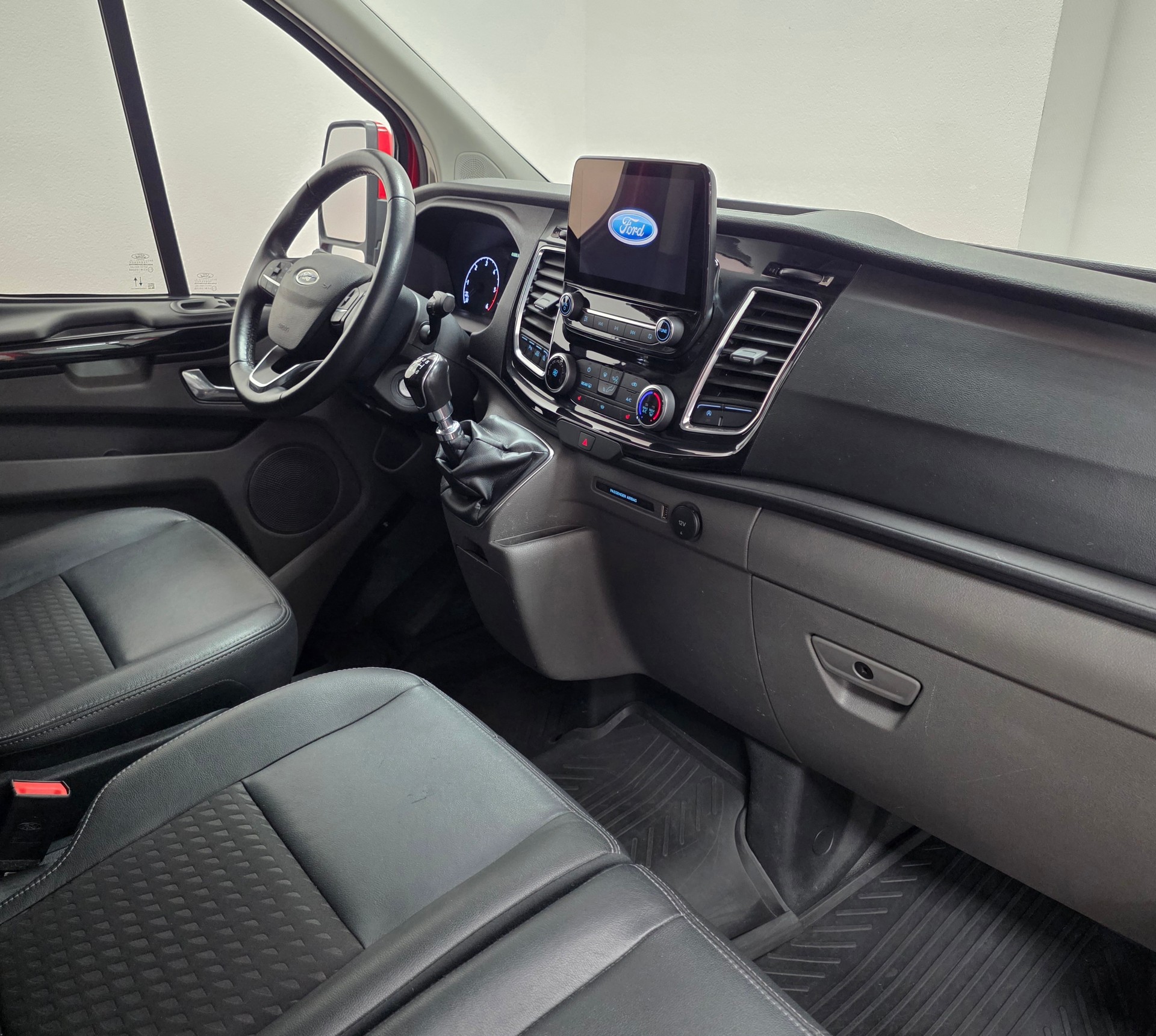 FORD Transit Custom Van 290 L1H1 Sport-image-12