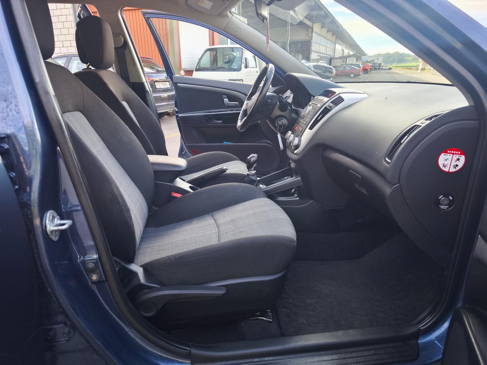 KIA Cee'd Sporty Wagon 1.6 16V Trend-image-6