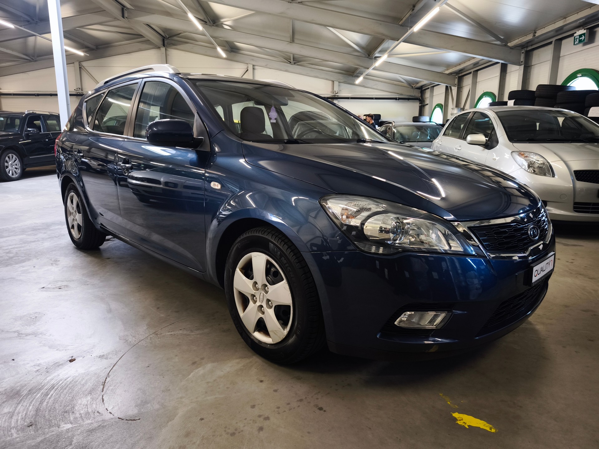 KIA Cee'd Sporty Wagon 1.6 16V Trend-image-1