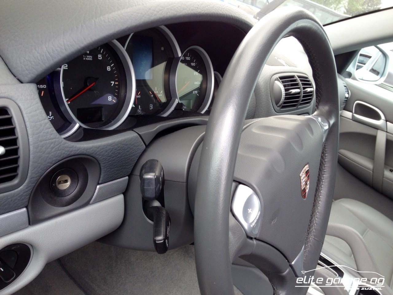 PORSCHE Cayenne S-image-12