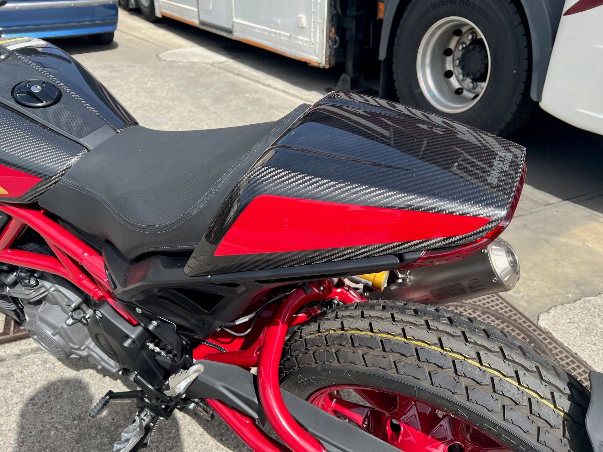 INDIAN FTR 1200 Z R Carbon-image-13