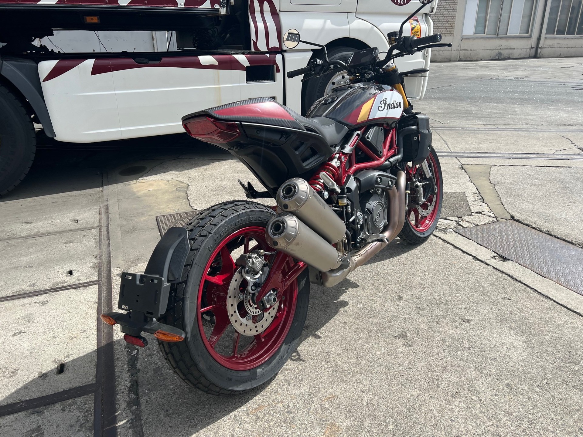 INDIAN FTR 1200 Z R Carbon-image-3