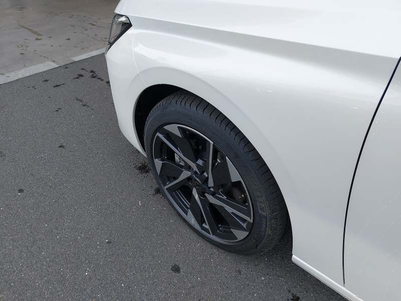 PEUGEOT 308 SW 1.2 PureTech Allure Pack-image-9