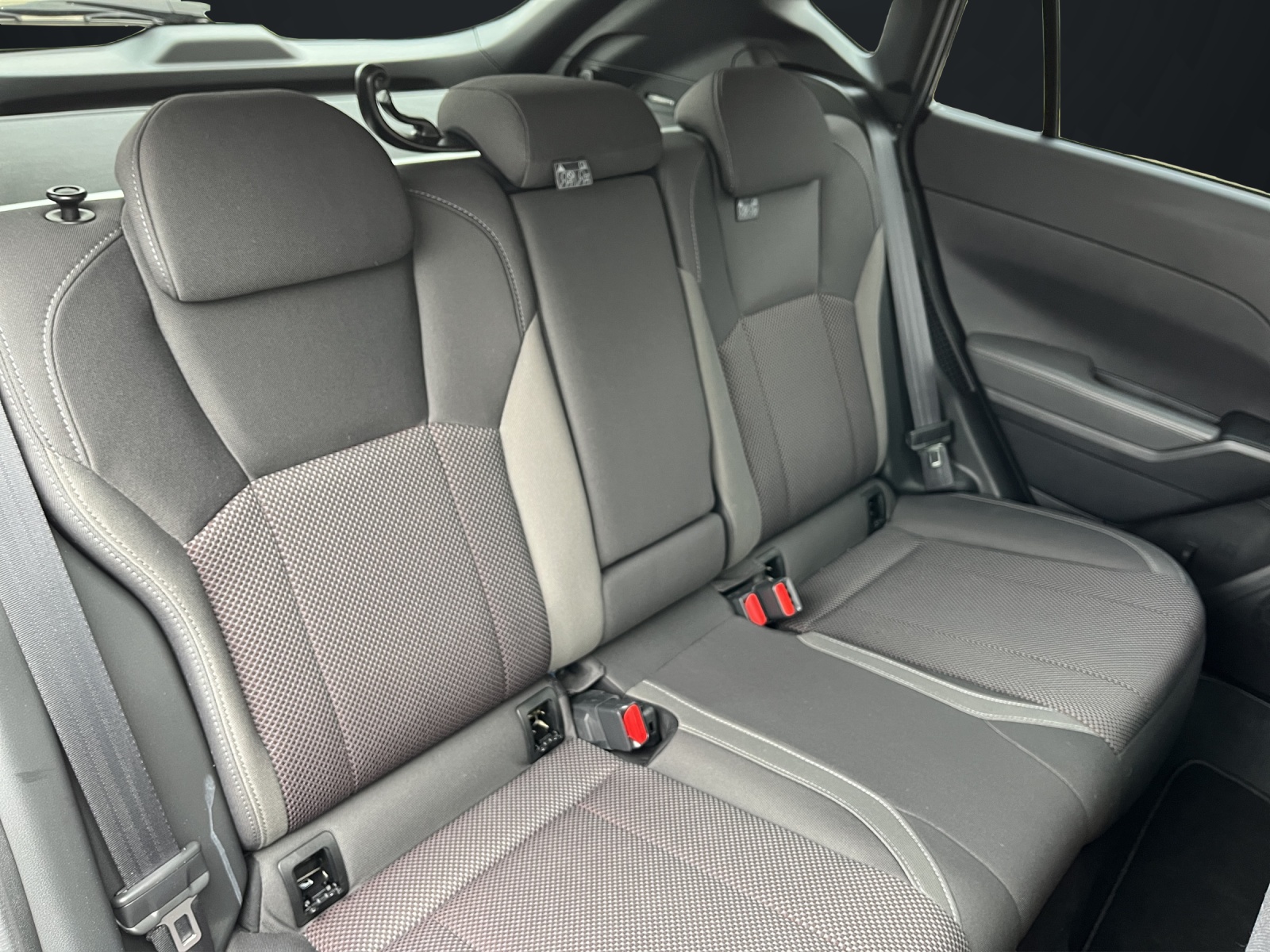 SUBARU Impreza 2.0i e-Boxer Swiss Plus-image-11