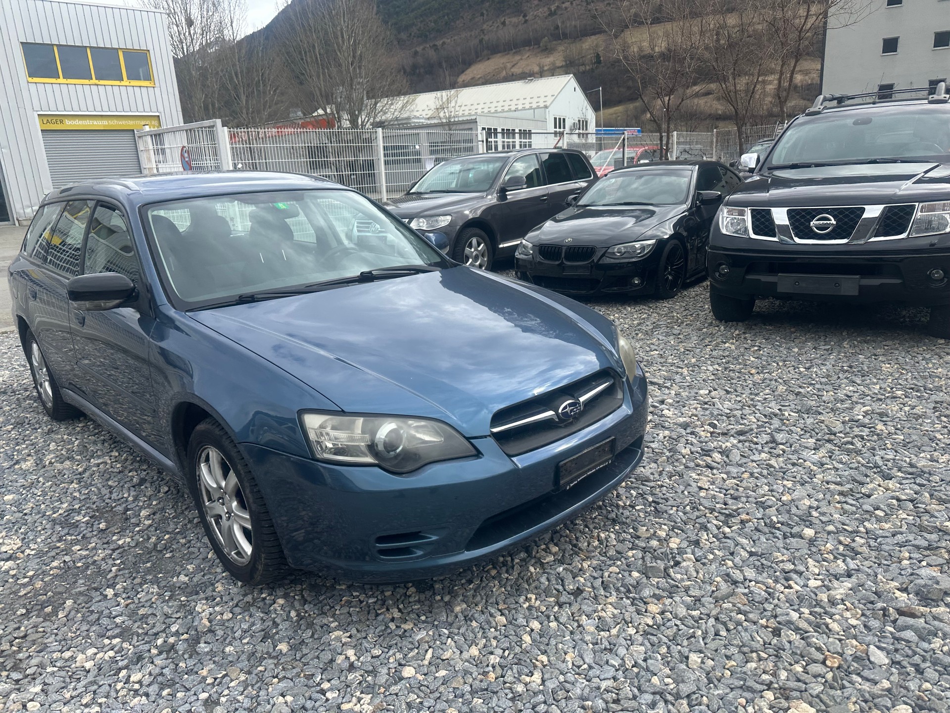 SUBARU Legacy 2.0i AWD Swiss-image-1
