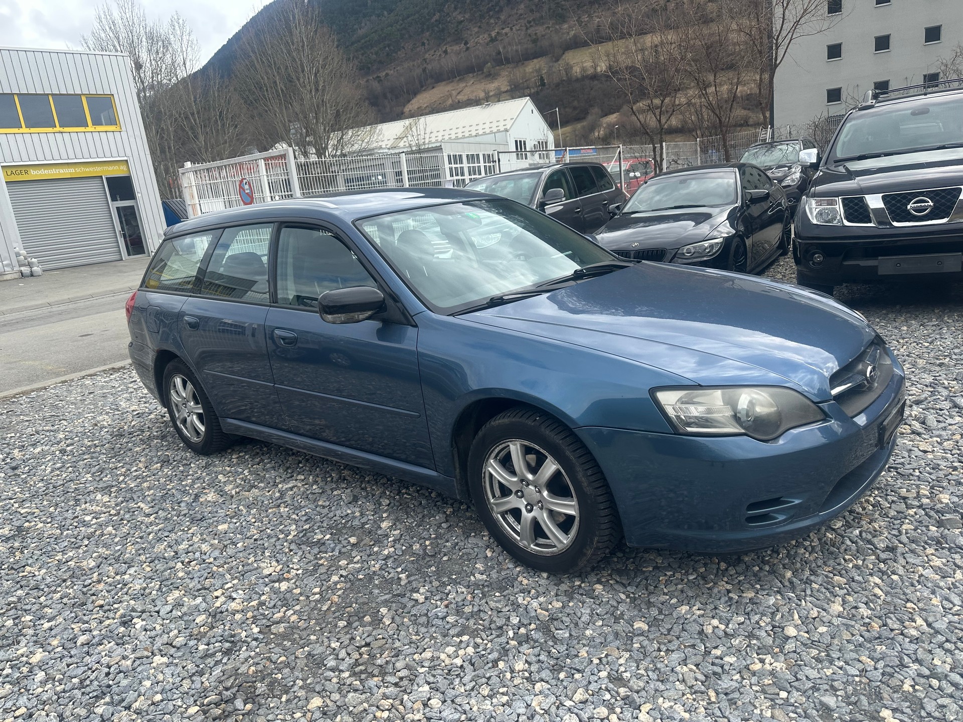 SUBARU Legacy 2.0i AWD Swiss-image-2