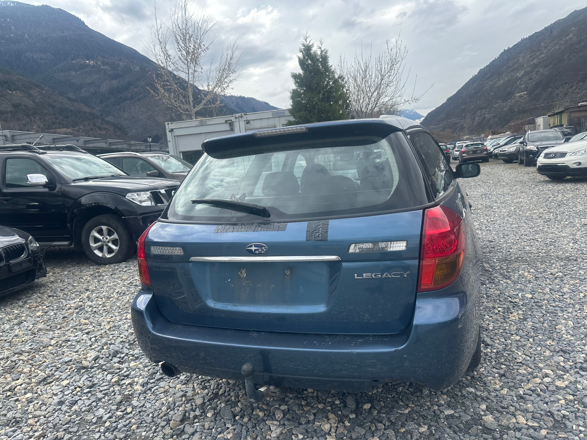 SUBARU Legacy 2.0i AWD Swiss-image-3