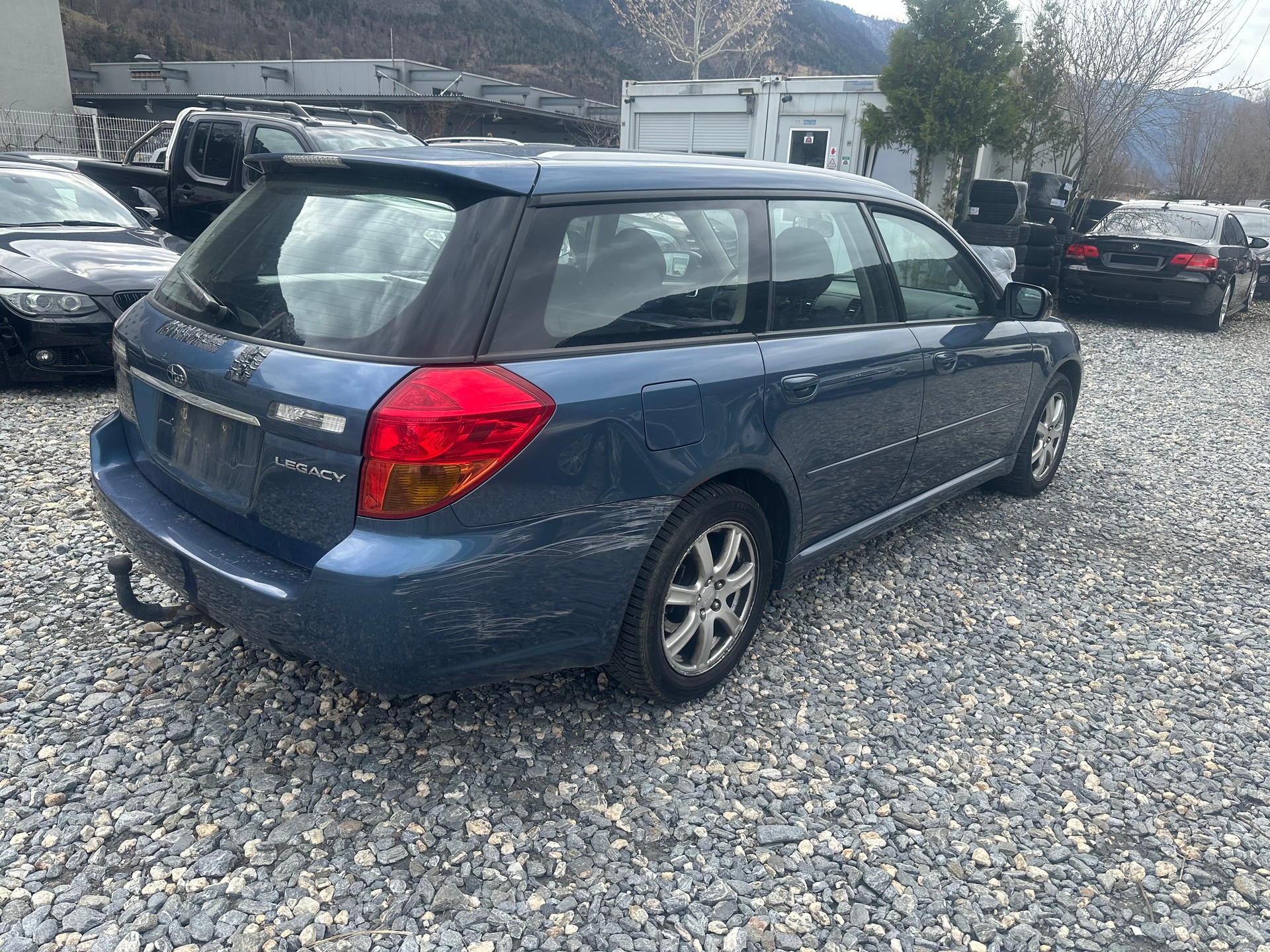 SUBARU Legacy 2.0i AWD Swiss-image-4