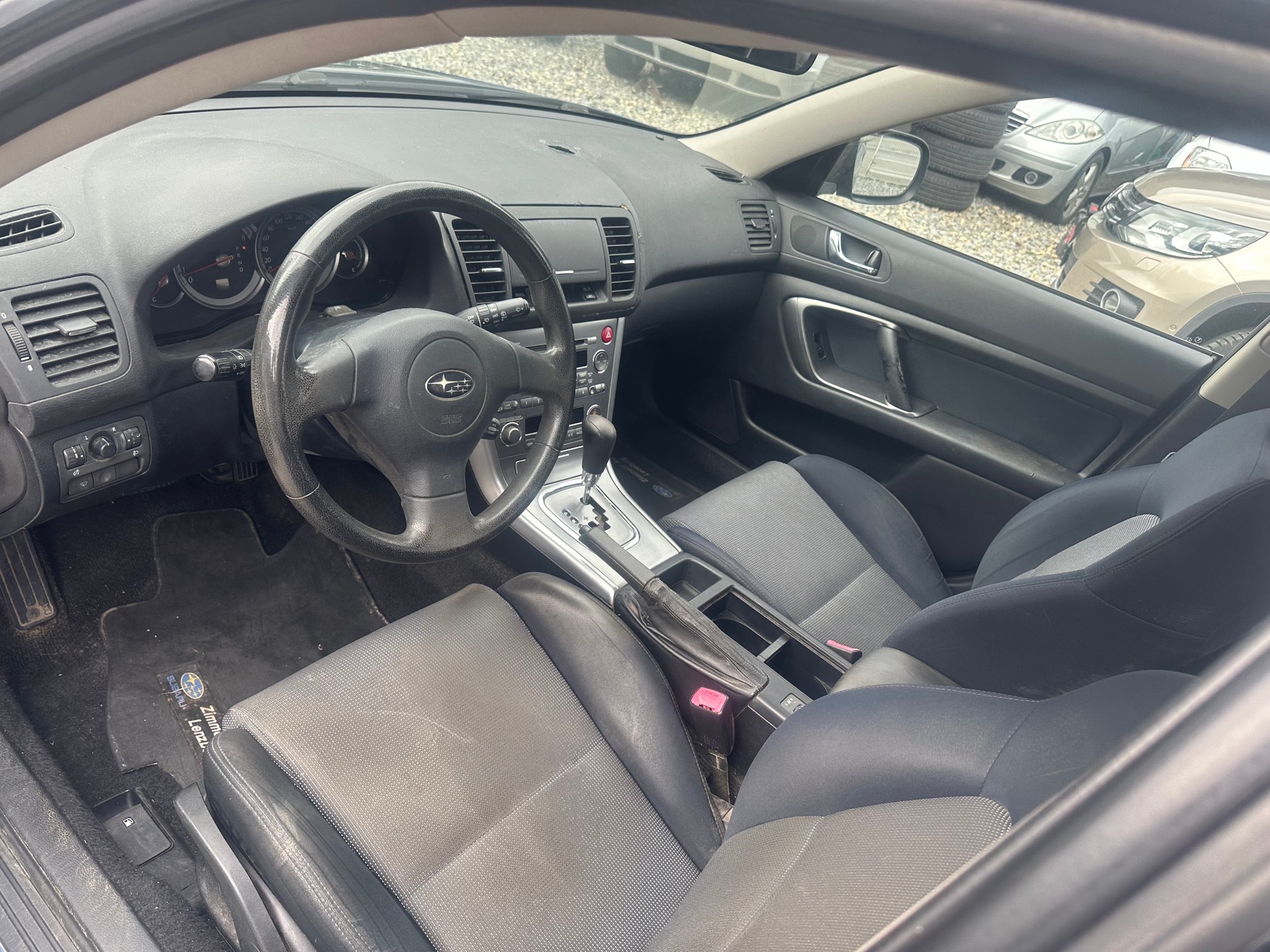 SUBARU Legacy 2.0i AWD Swiss-image-10