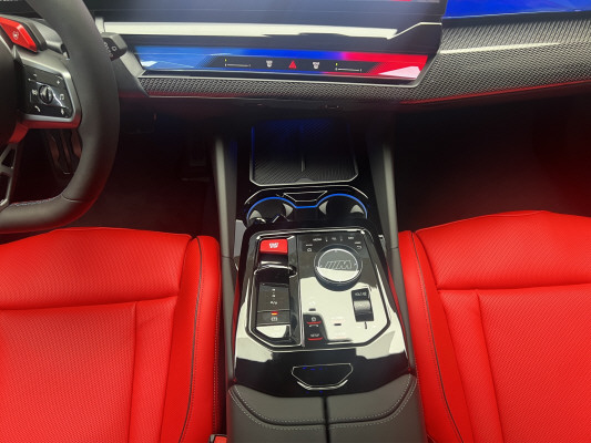 BMW M5 xDrive Touring-image-11