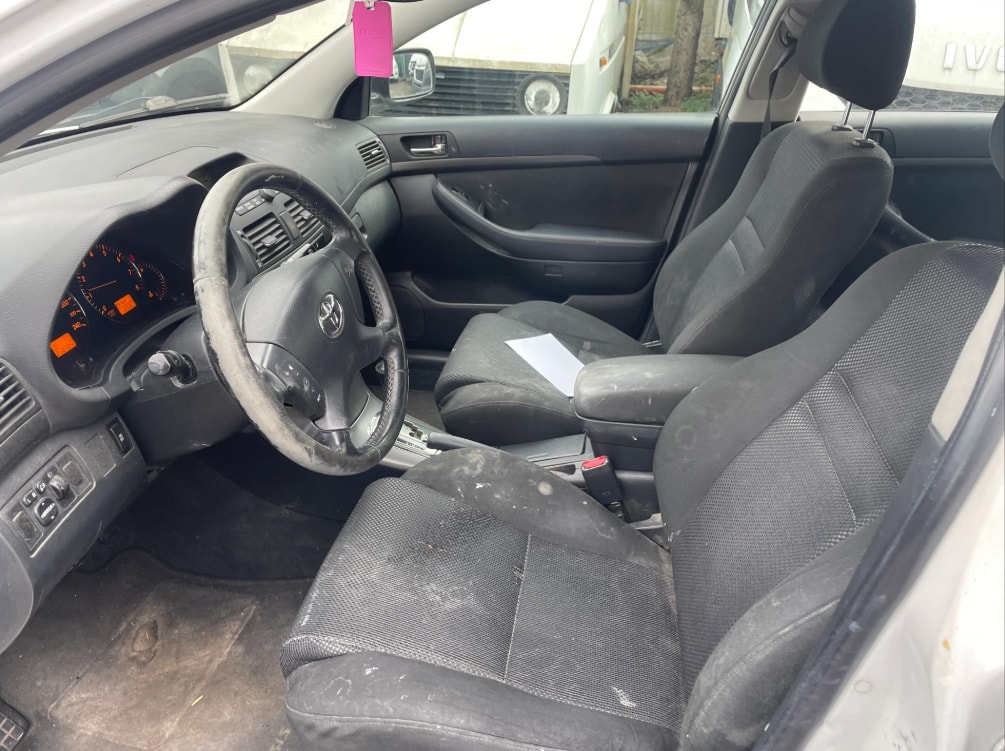 TOYOTA Avensis 2.0 D4 VVT-i Linea Sol Sportswagon-image-9