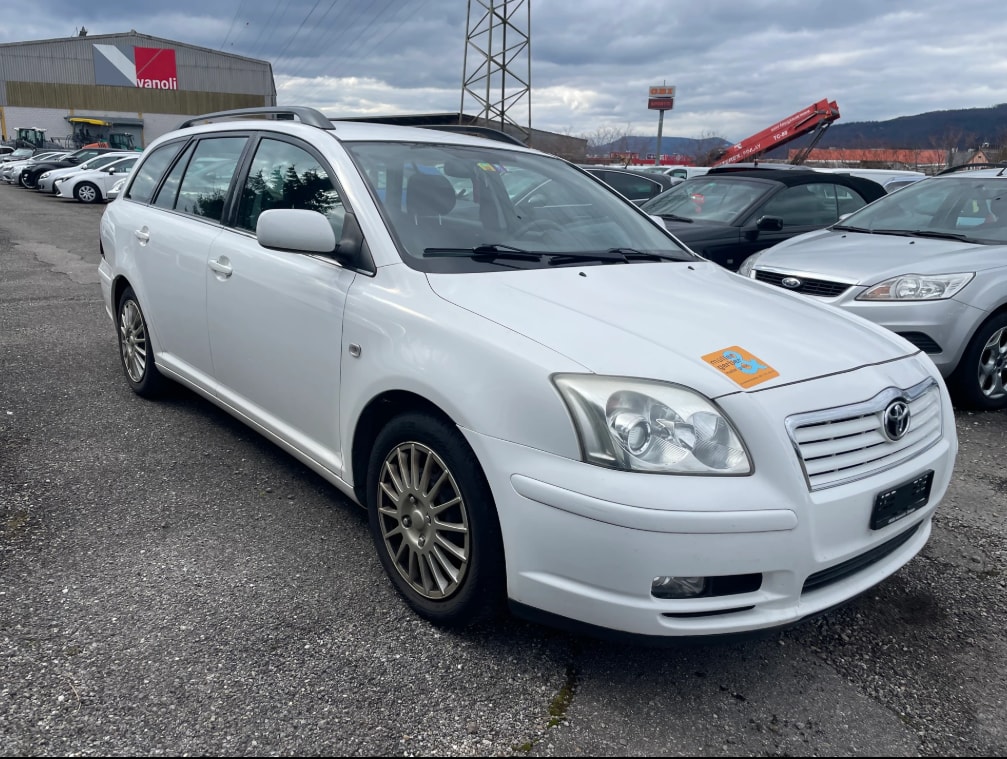 TOYOTA Avensis 2.0 D4 VVT-i Linea Sol Sportswagon-image-1