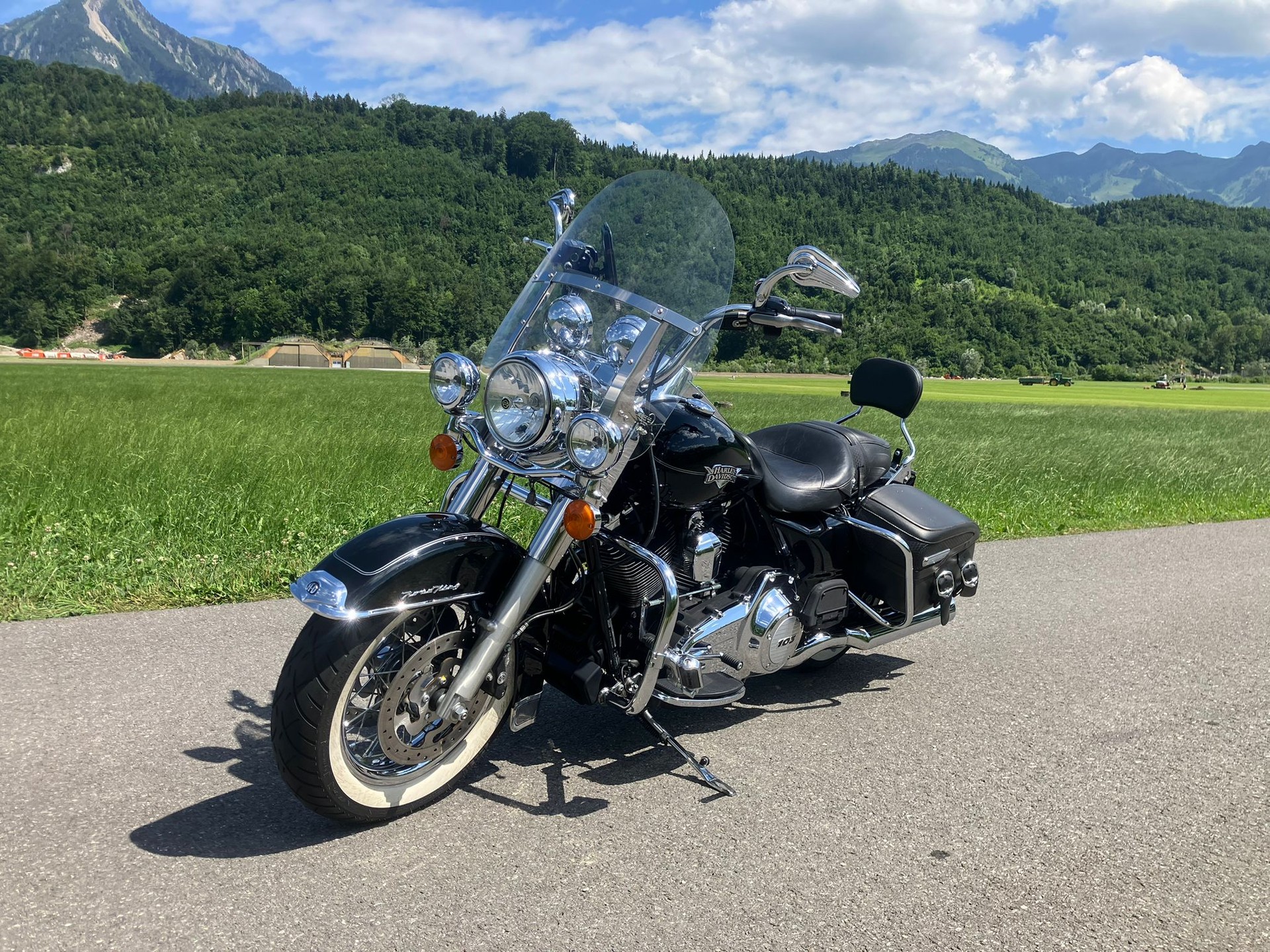 HARLEY-DAVIDSON FLHRC Road King Classic 103 ABS-image-1