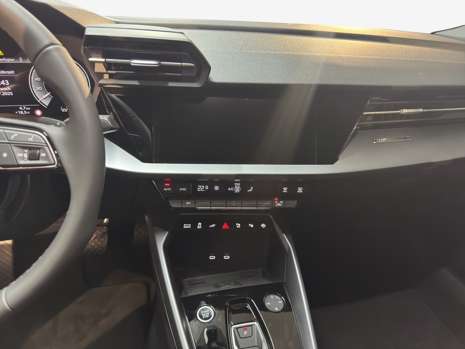 AUDI A3 Sportback 40 TFSI e Attraction S-tronic-image-10