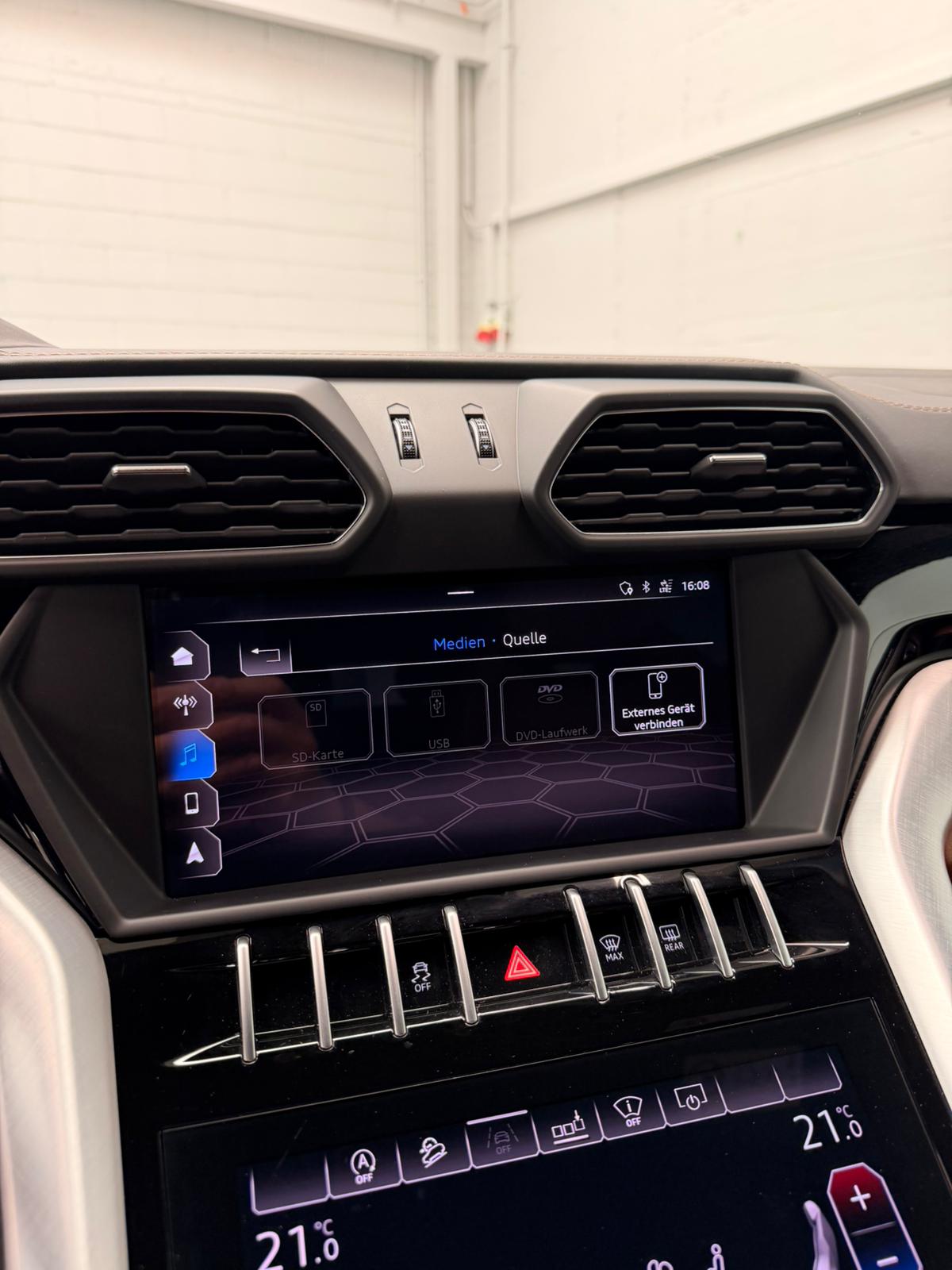 LAMBORGHINI Urus E-Gear Limited Blue Performance CH-Fahrzeug-image-23