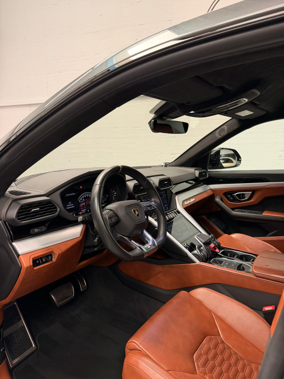 LAMBORGHINI Urus E-Gear Limited Blue Performance CH-Fahrzeug-image-10