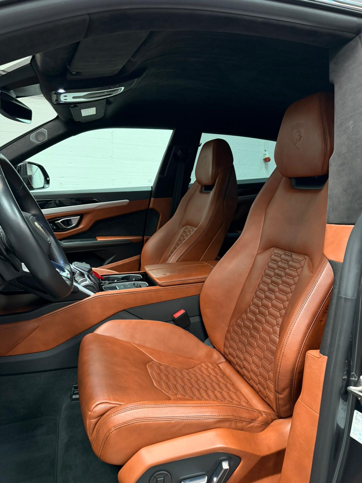 LAMBORGHINI Urus E-Gear Limited Blue Performance CH-Fahrzeug-image-11