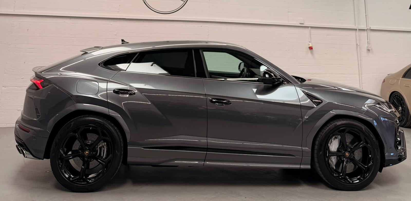 LAMBORGHINI Urus E-Gear Limited Blue Performance CH-Fahrzeug-image-5
