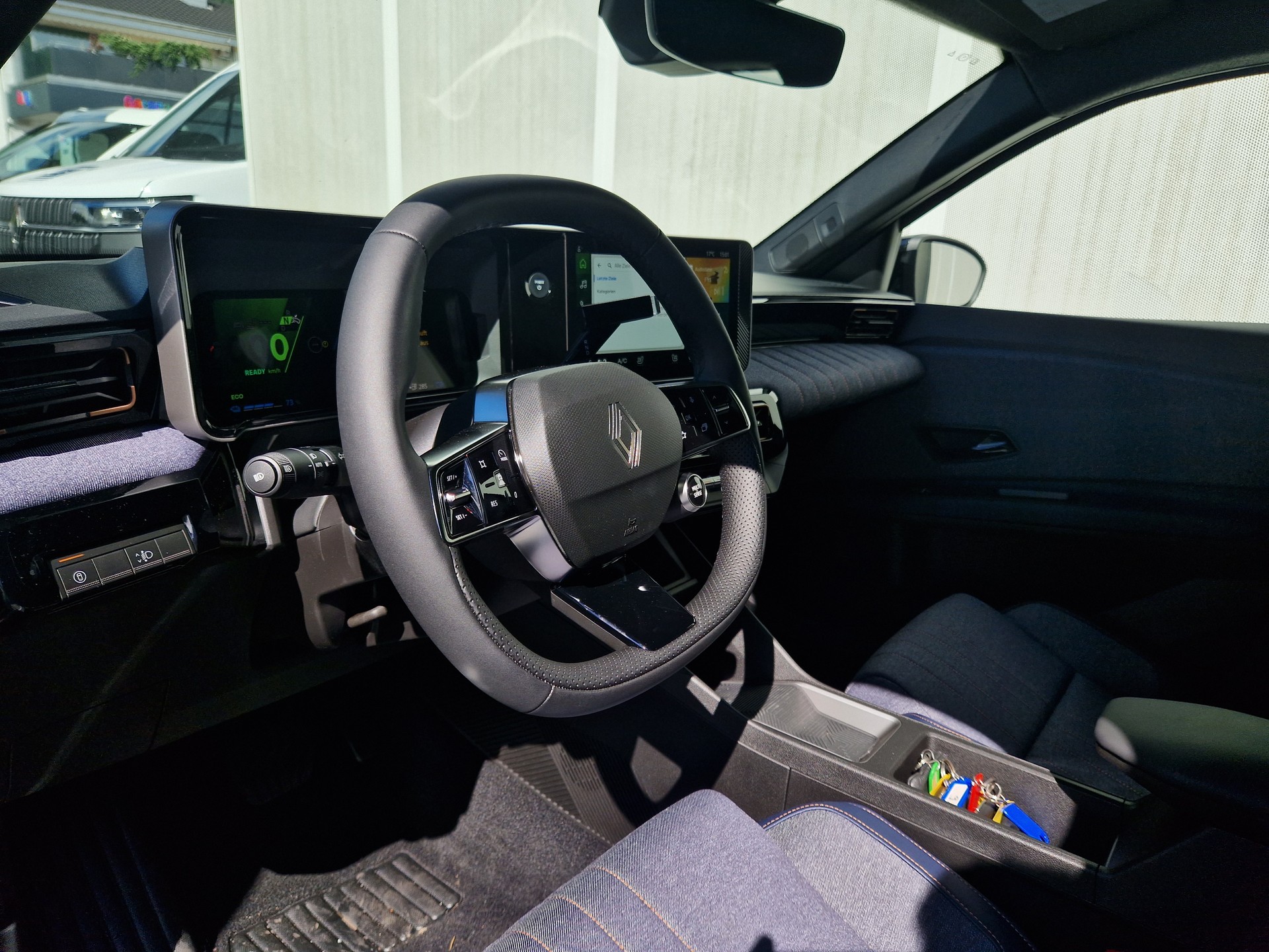 RENAULT 4 E-TECH Comfort Range techno-image-5