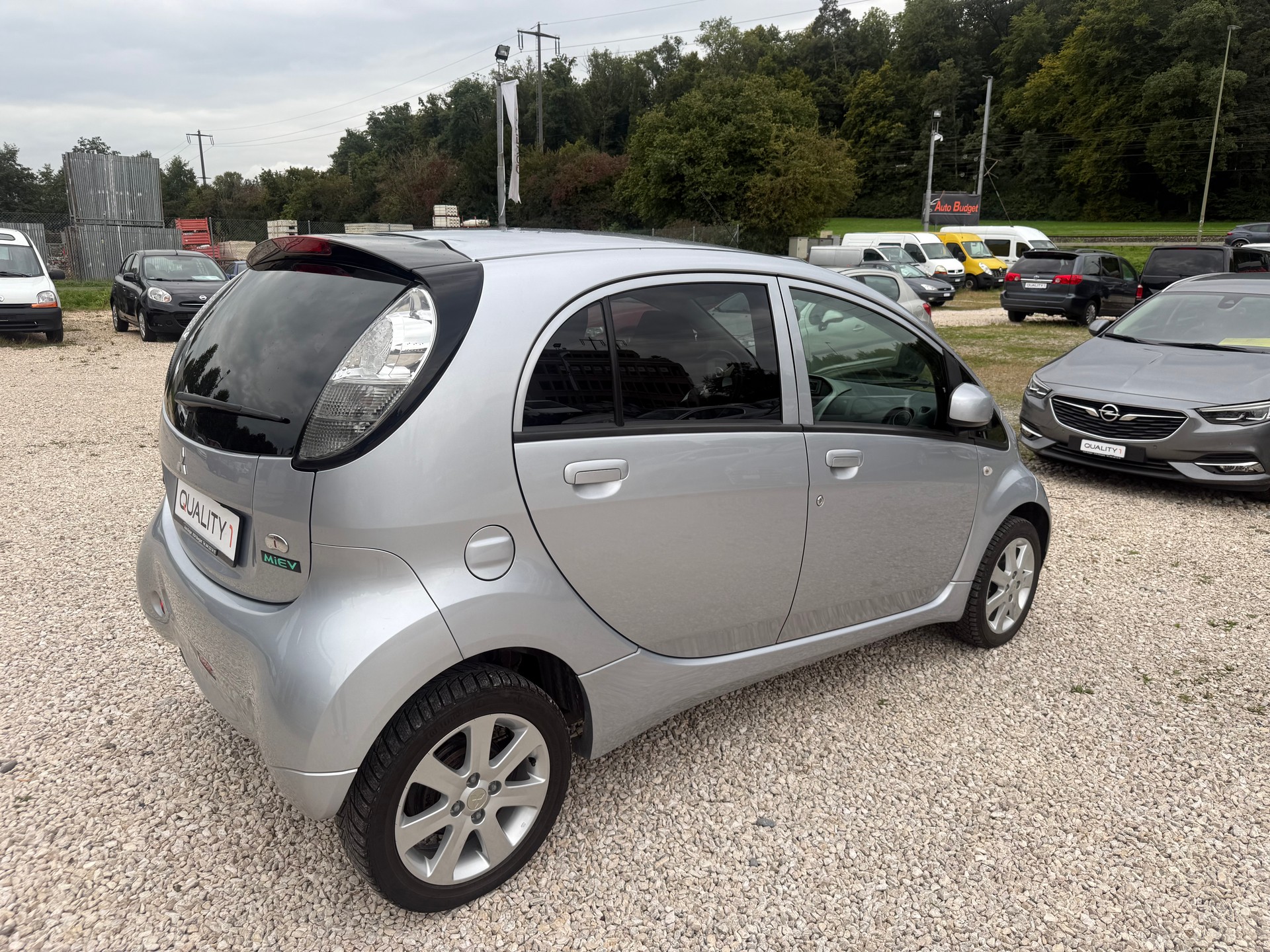 MITSUBISHI i MiEV-showroom-element-2
