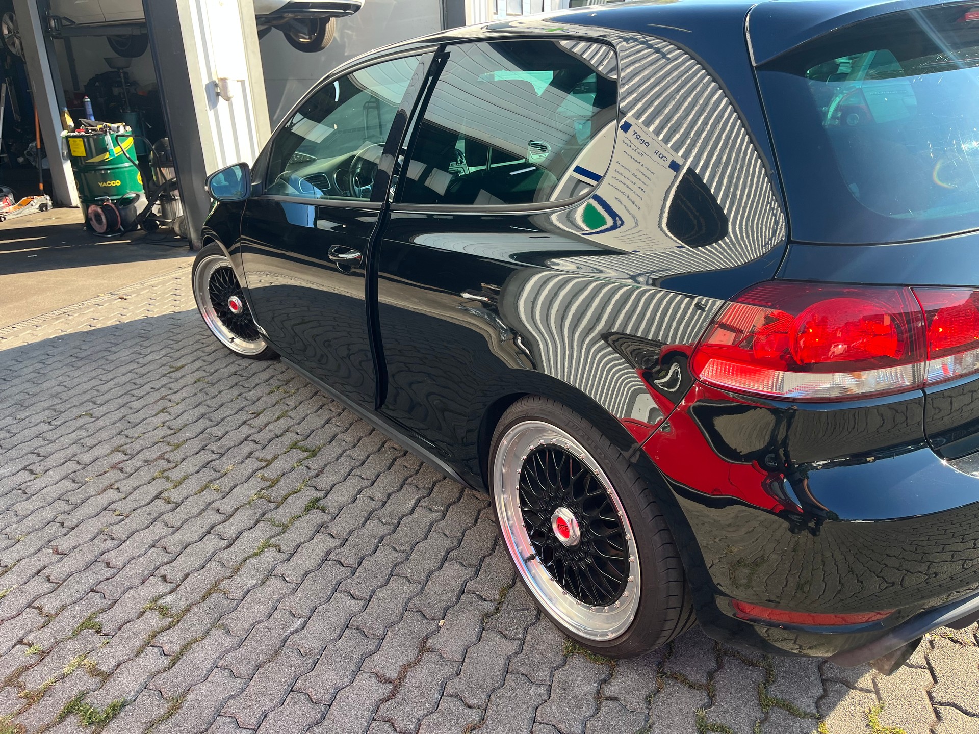VW Golf 2.0 TSI GTI DSG-image-2