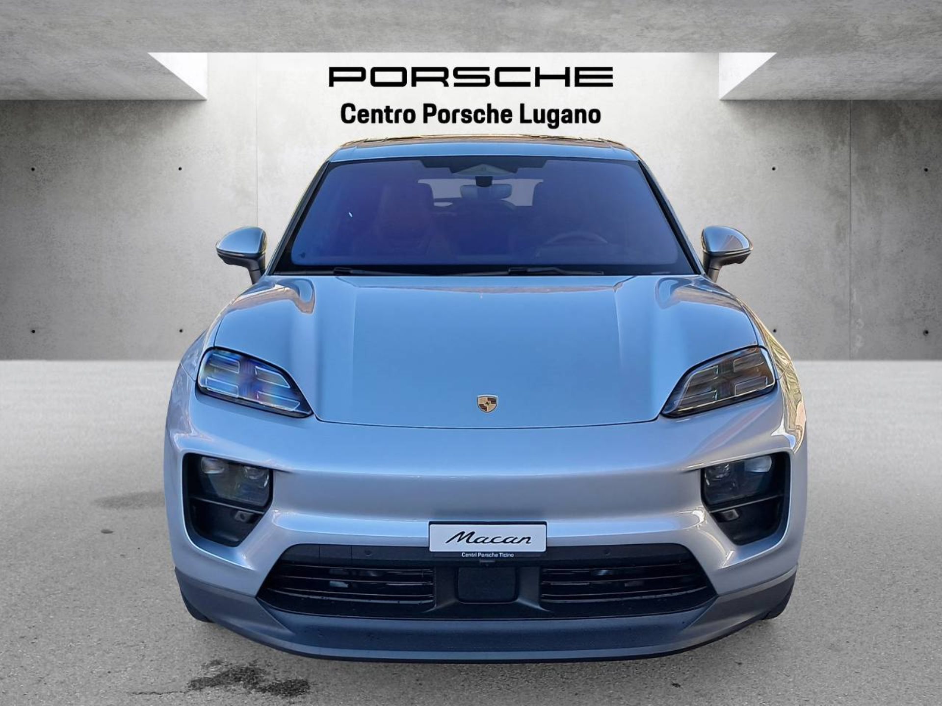 PORSCHE Macan 4-image-9